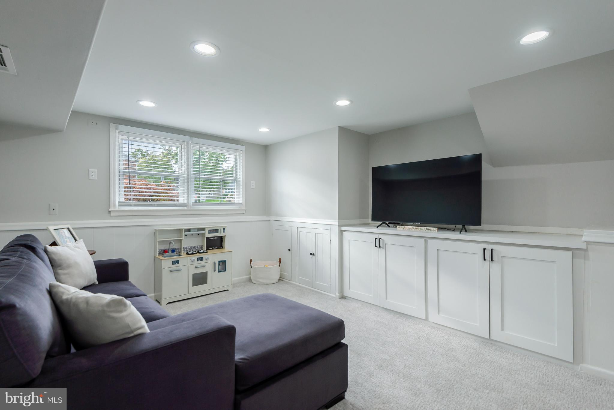 14 RIDGEFIELD ROAD