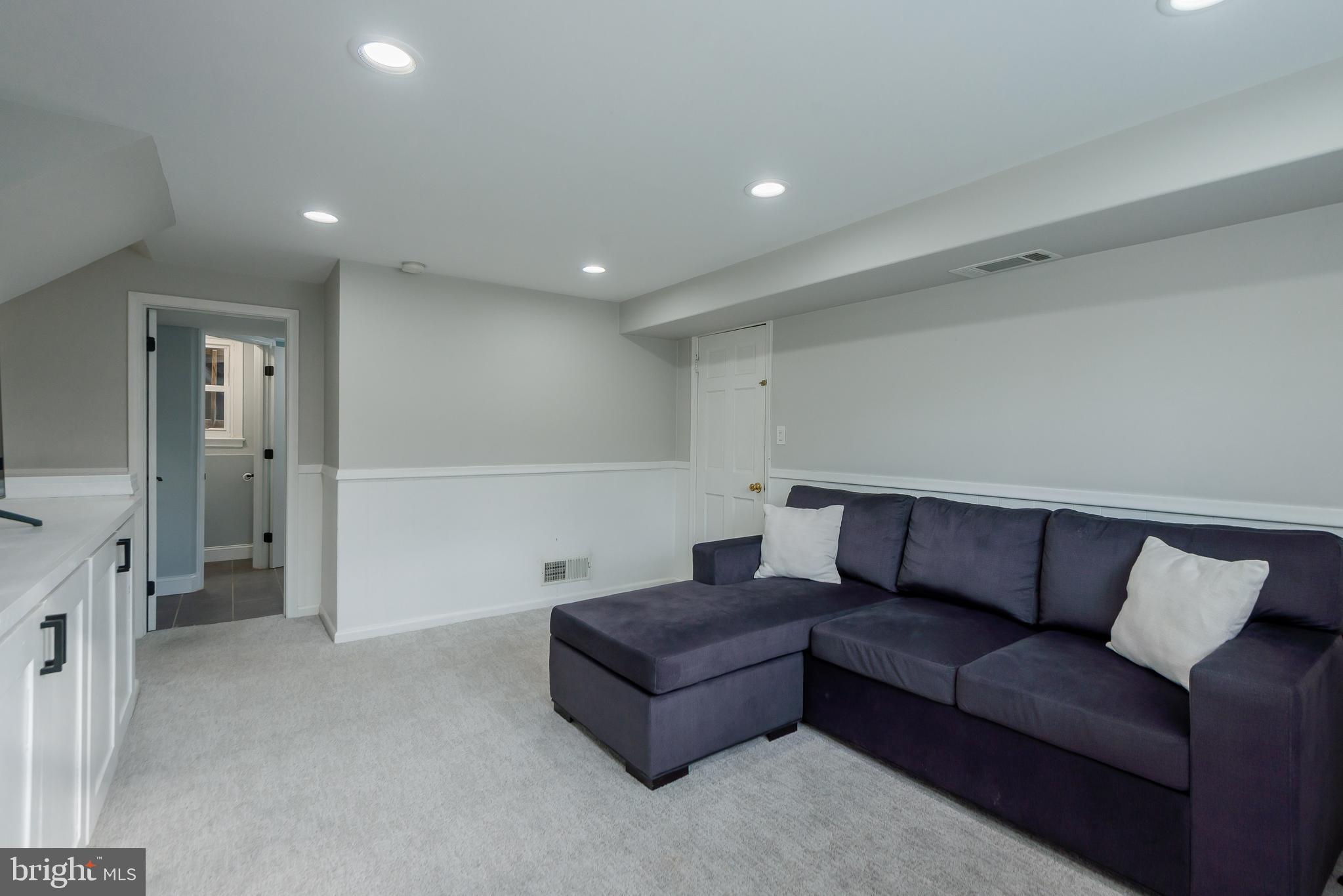14 RIDGEFIELD ROAD