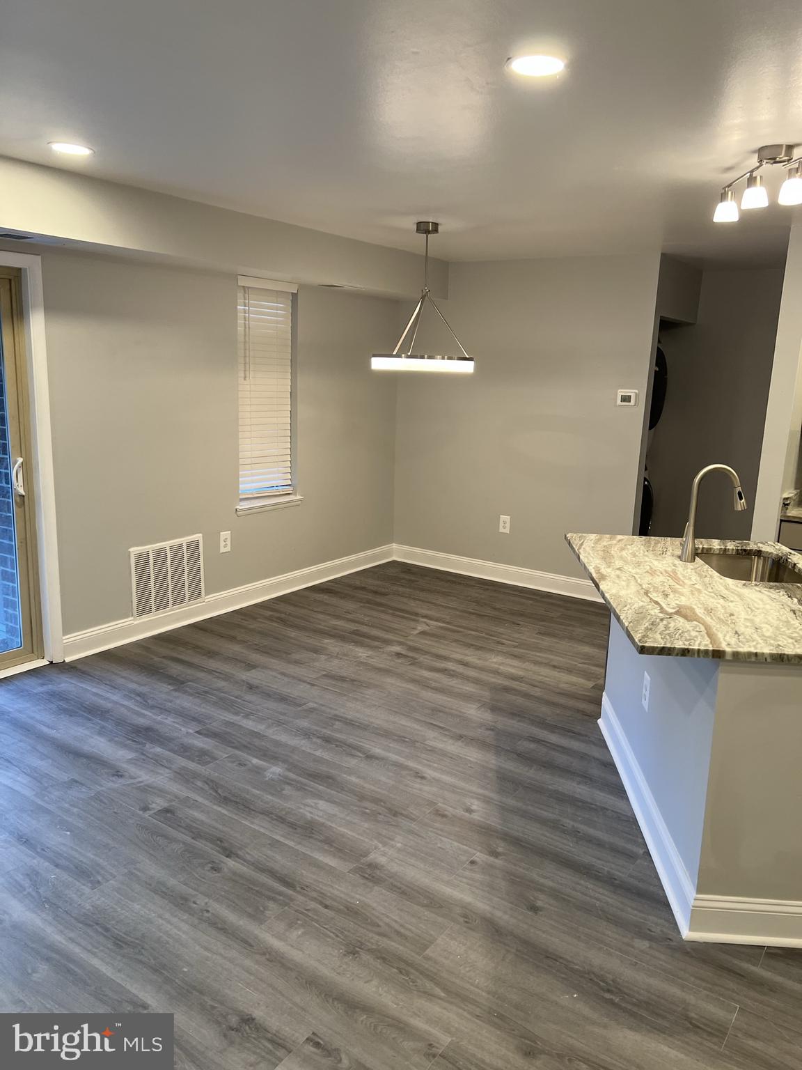 2 MOUNTBATTEN CT 201