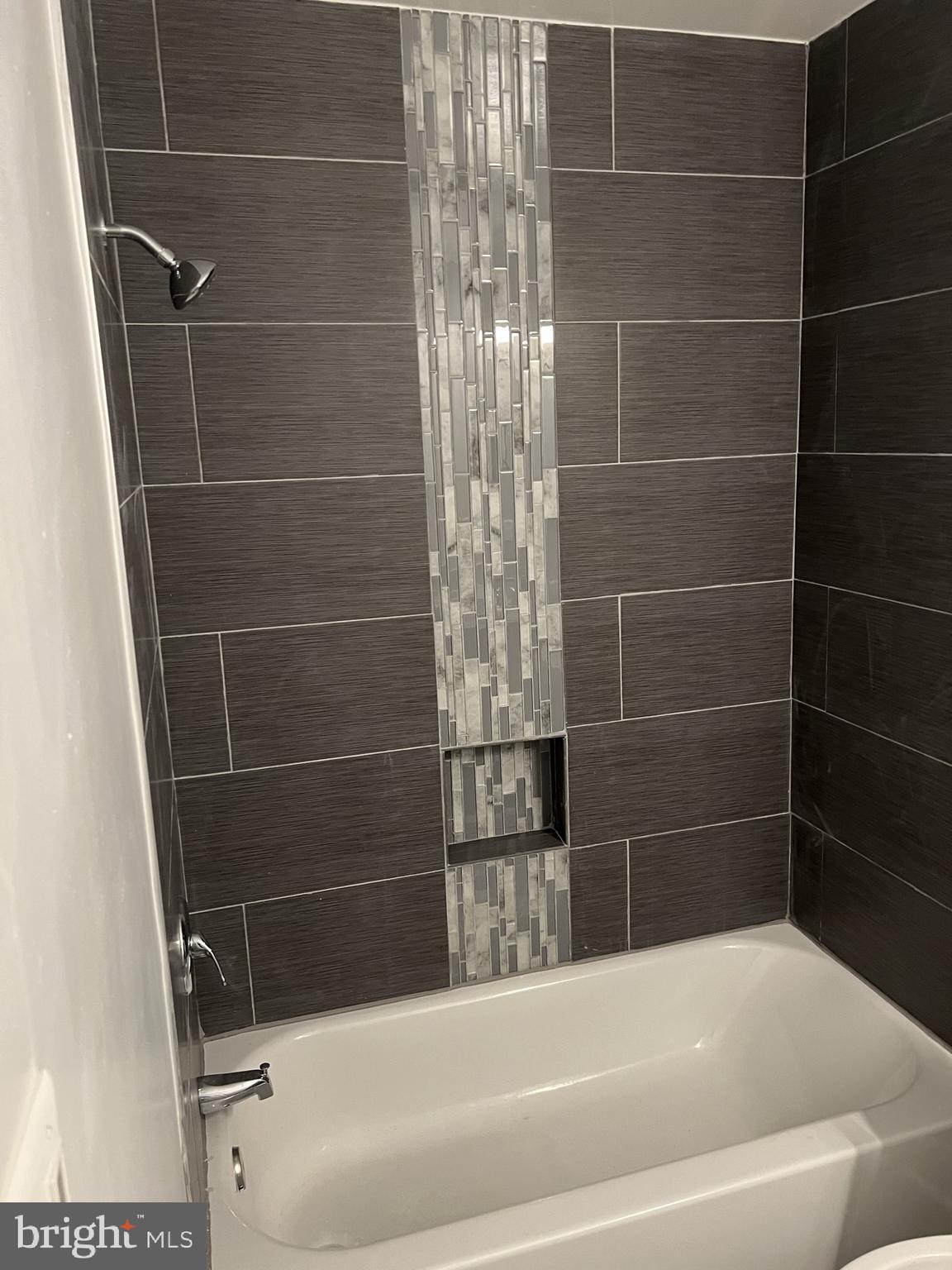 2 MOUNTBATTEN CT 201