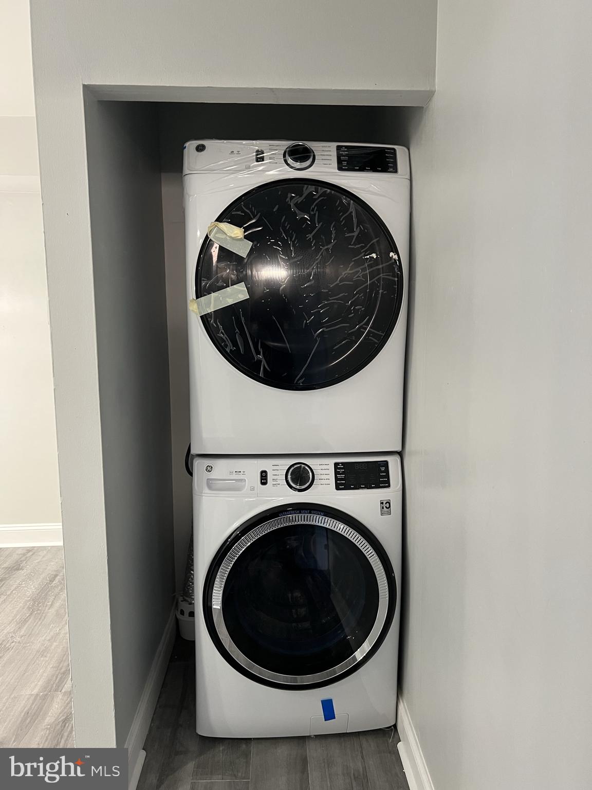 2 MOUNTBATTEN CT 201