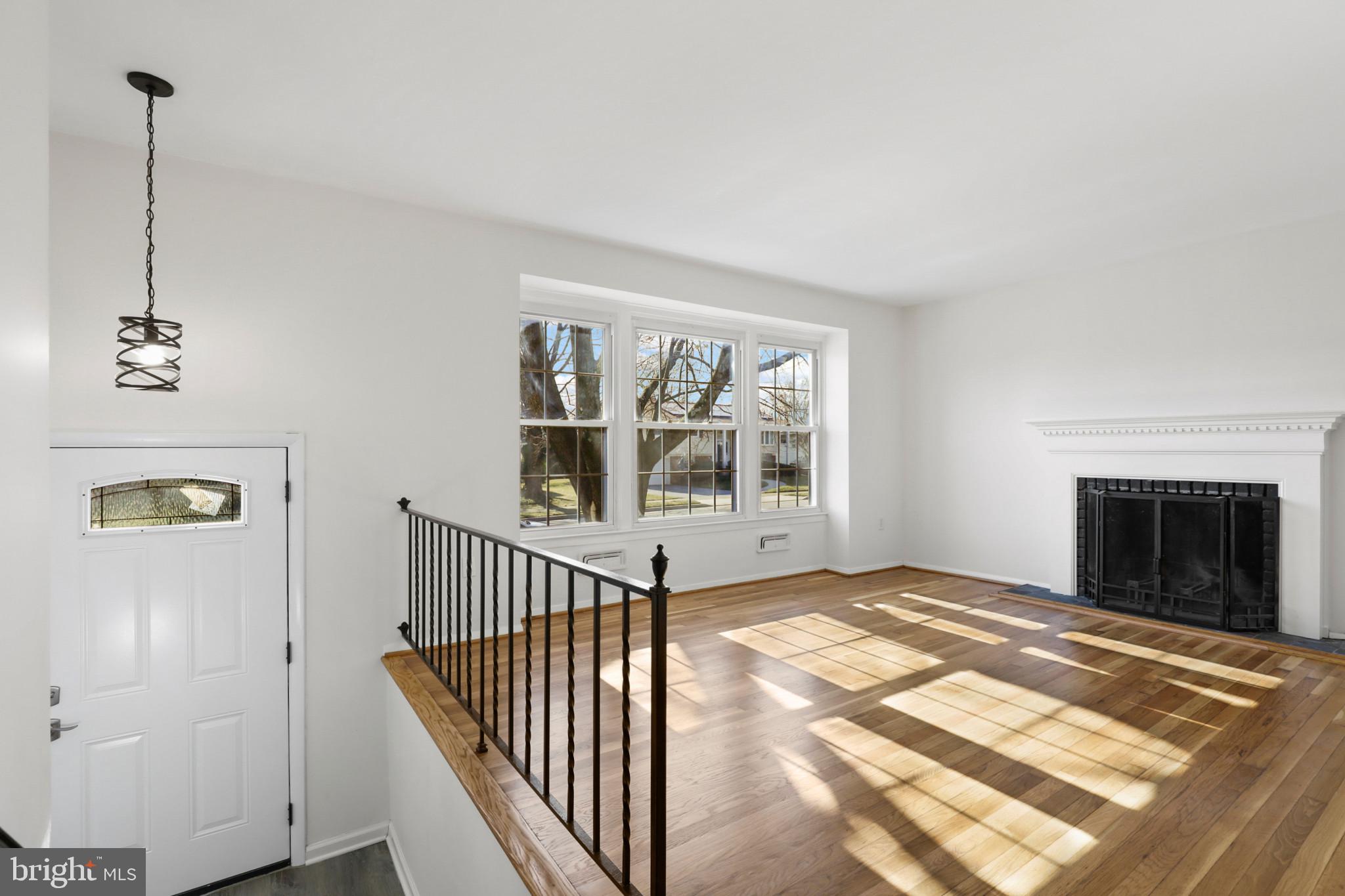 2126 FOUNTAIN HILL DRIVE