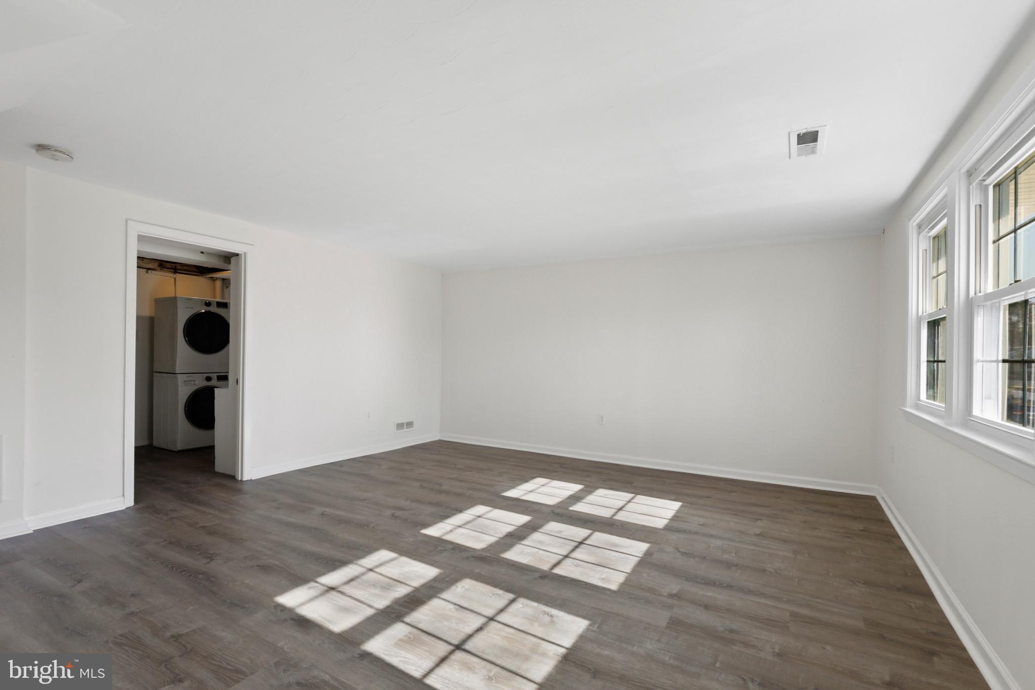 2126 FOUNTAIN HILL DRIVE