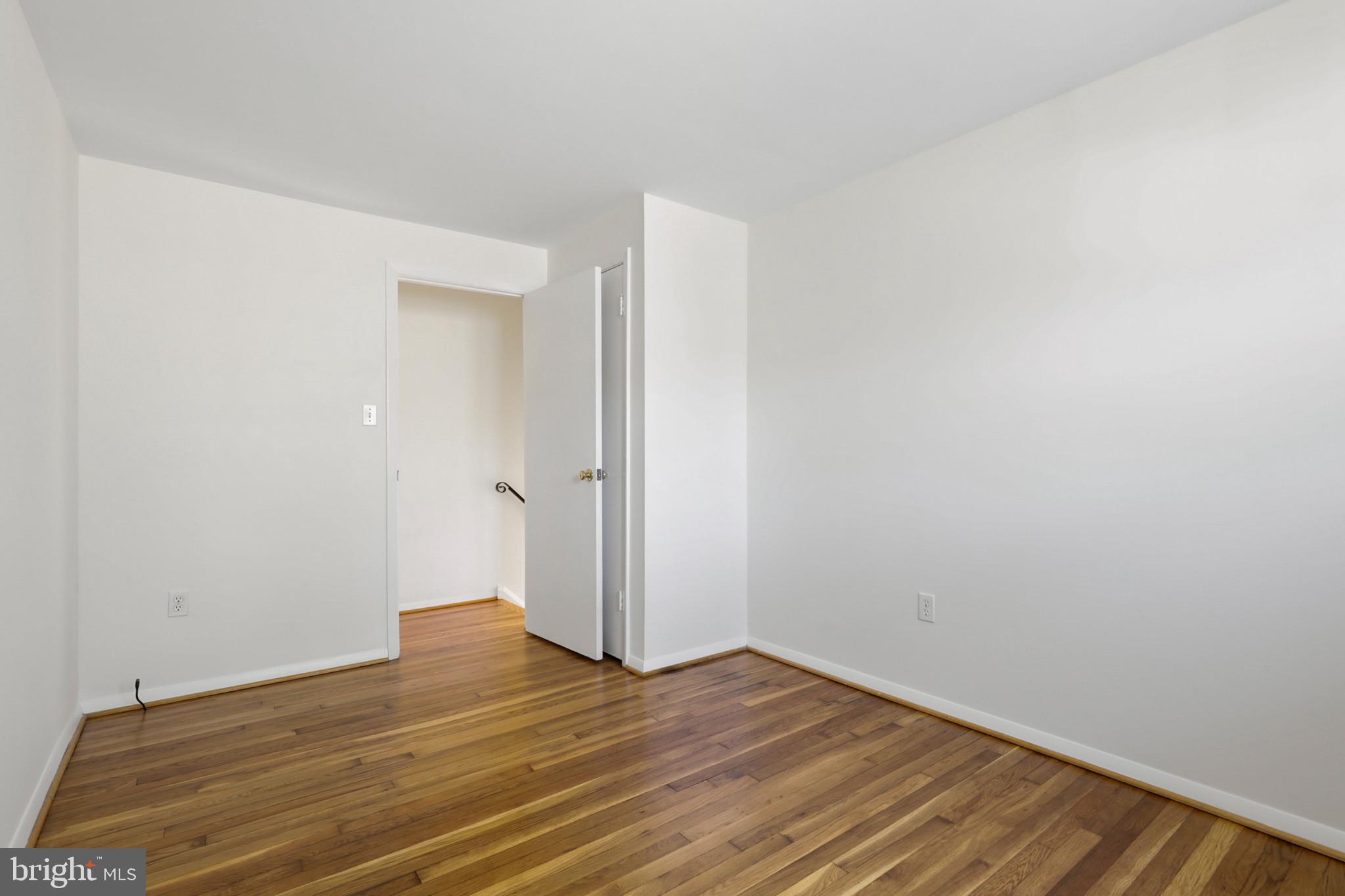 2126 FOUNTAIN HILL DRIVE