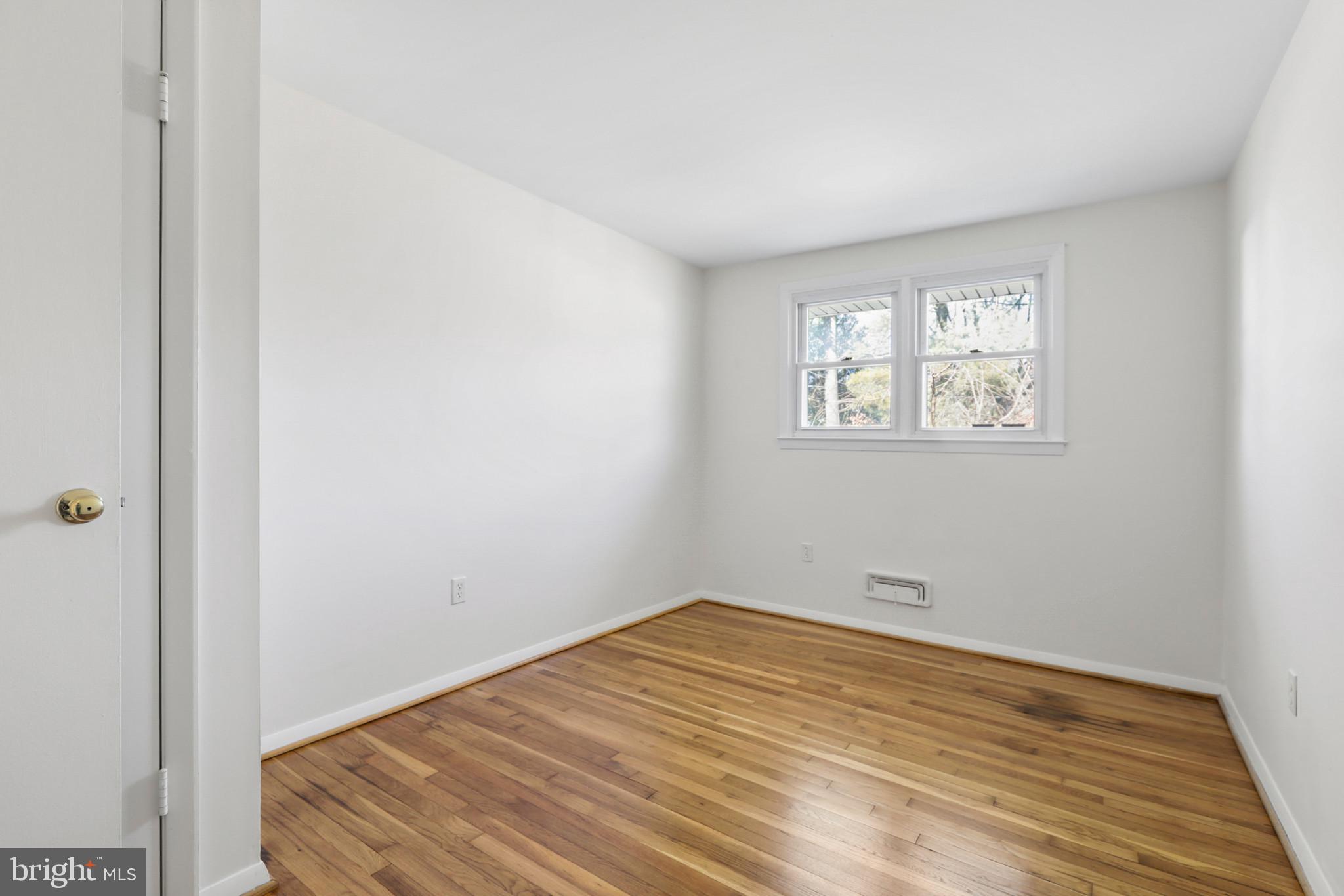 2126 FOUNTAIN HILL DRIVE