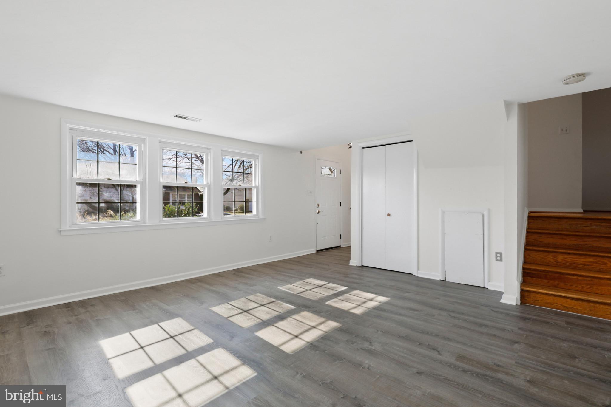 2126 FOUNTAIN HILL DRIVE