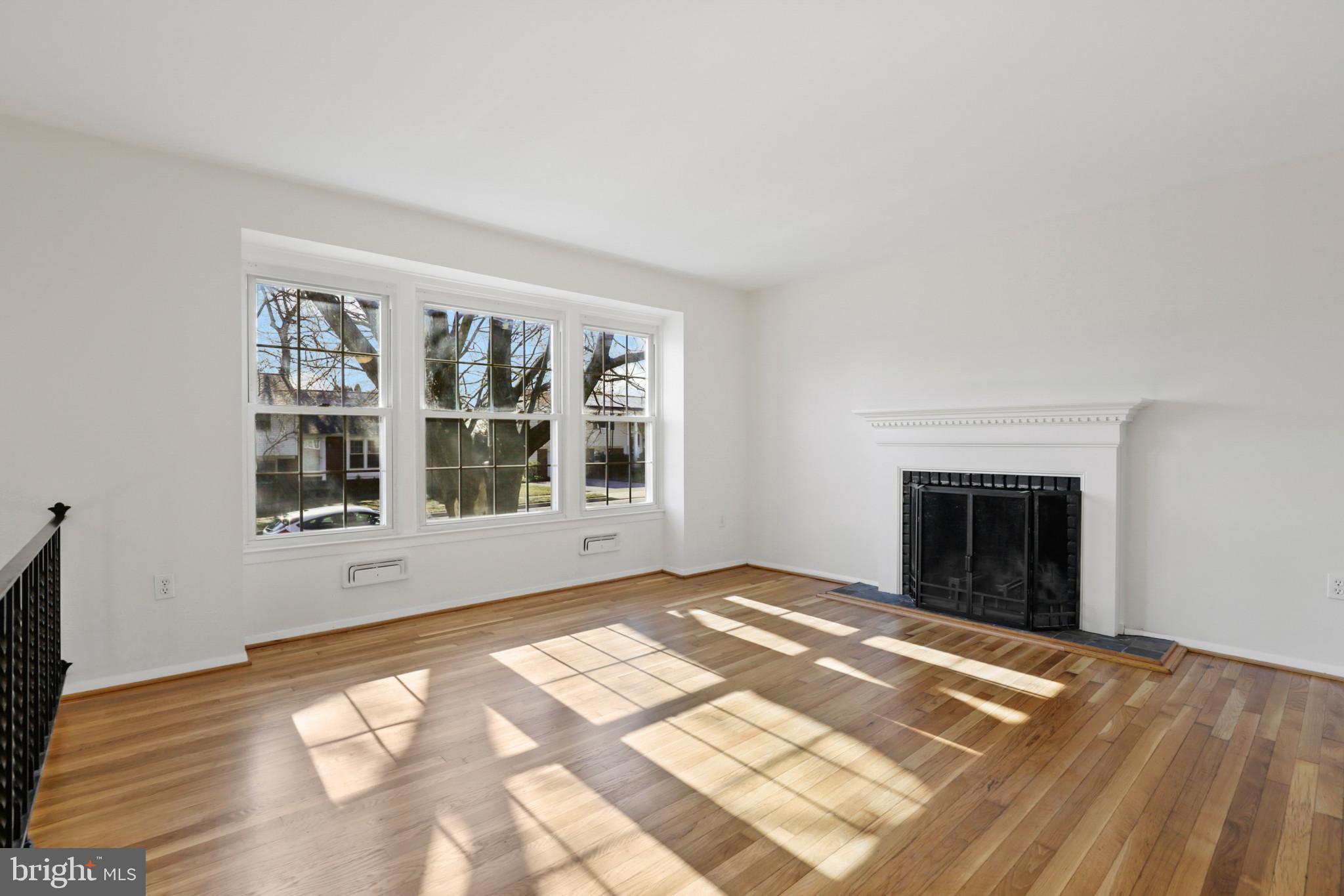 2126 FOUNTAIN HILL DRIVE