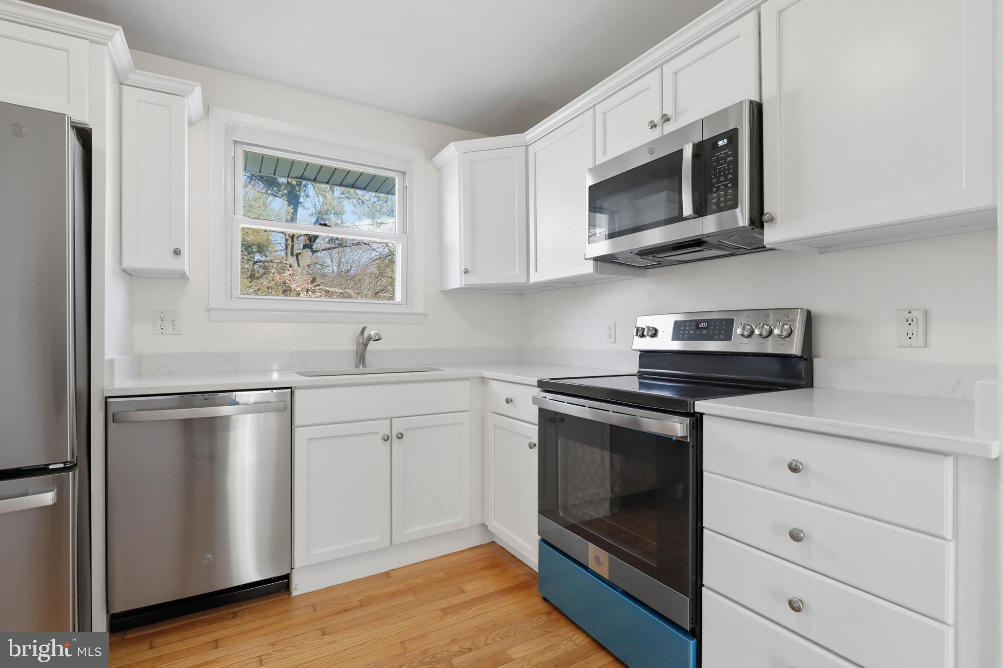 2126 FOUNTAIN HILL DRIVE