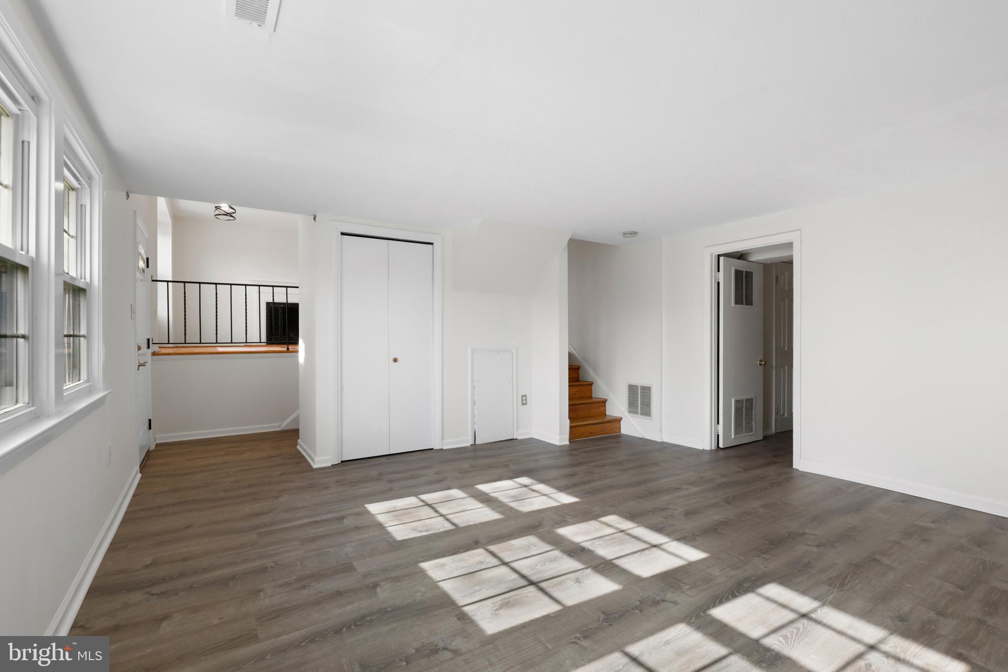 2126 FOUNTAIN HILL DRIVE