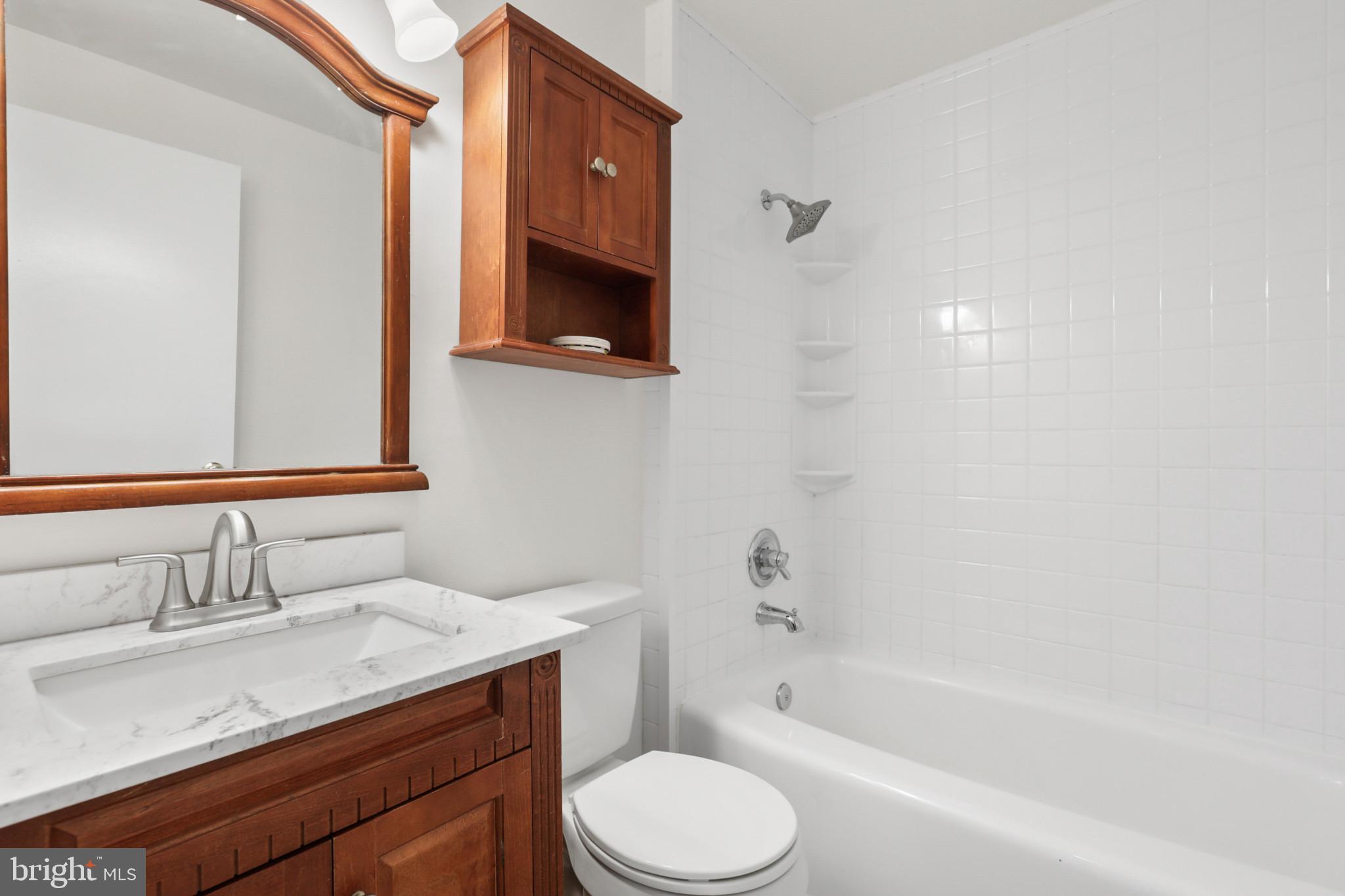 2126 FOUNTAIN HILL DRIVE