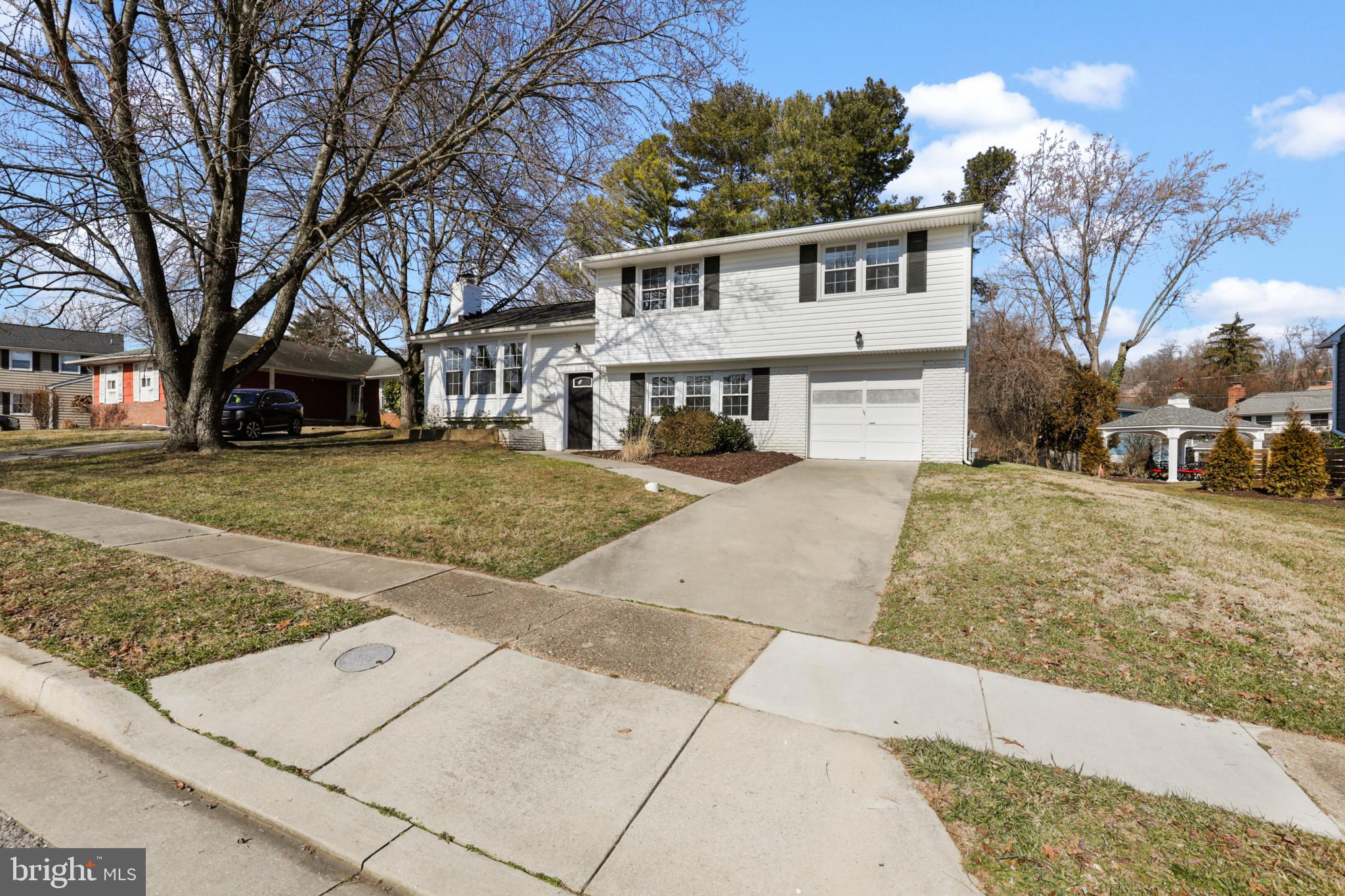 2126 FOUNTAIN HILL DRIVE