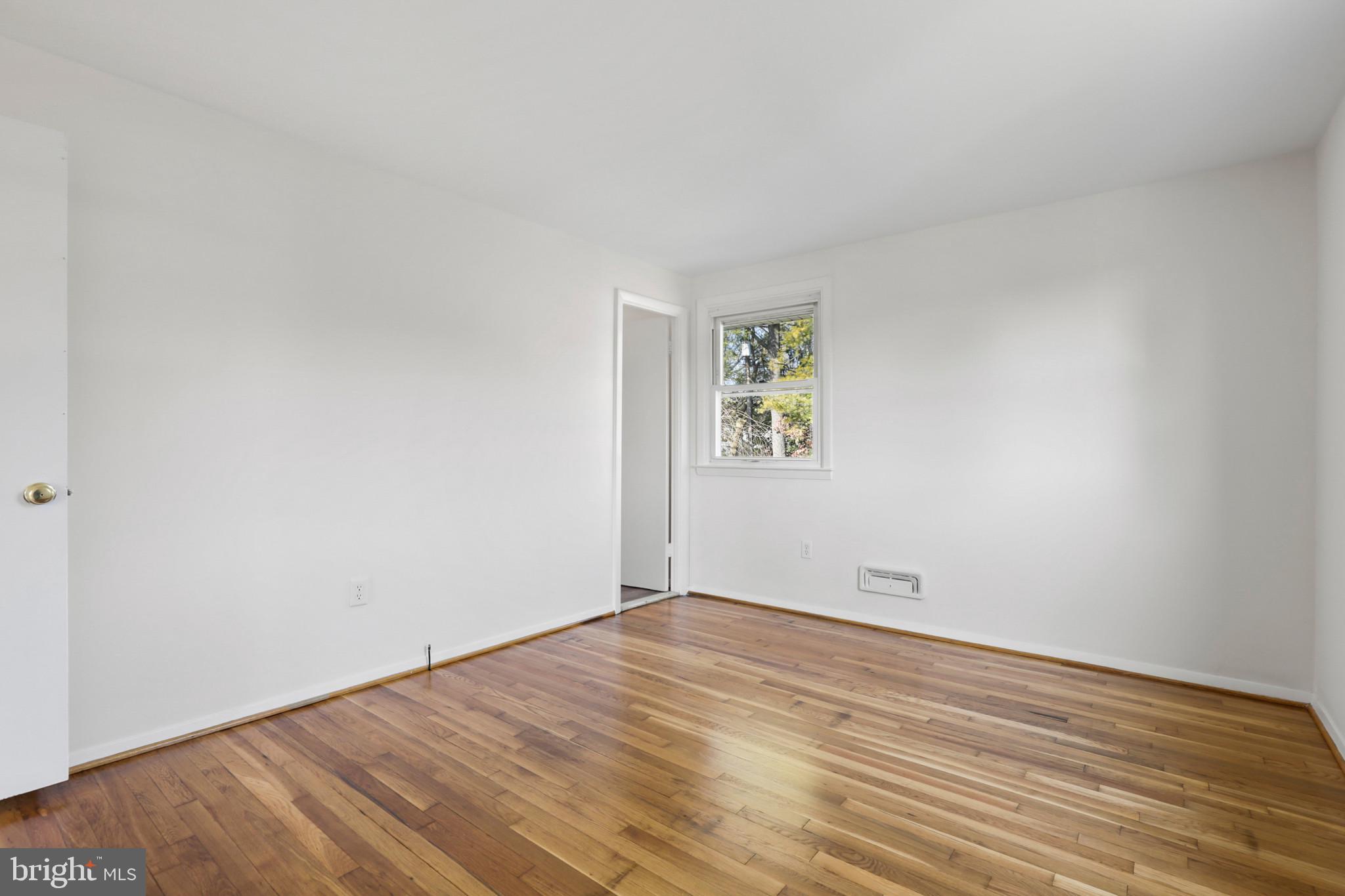 2126 FOUNTAIN HILL DRIVE