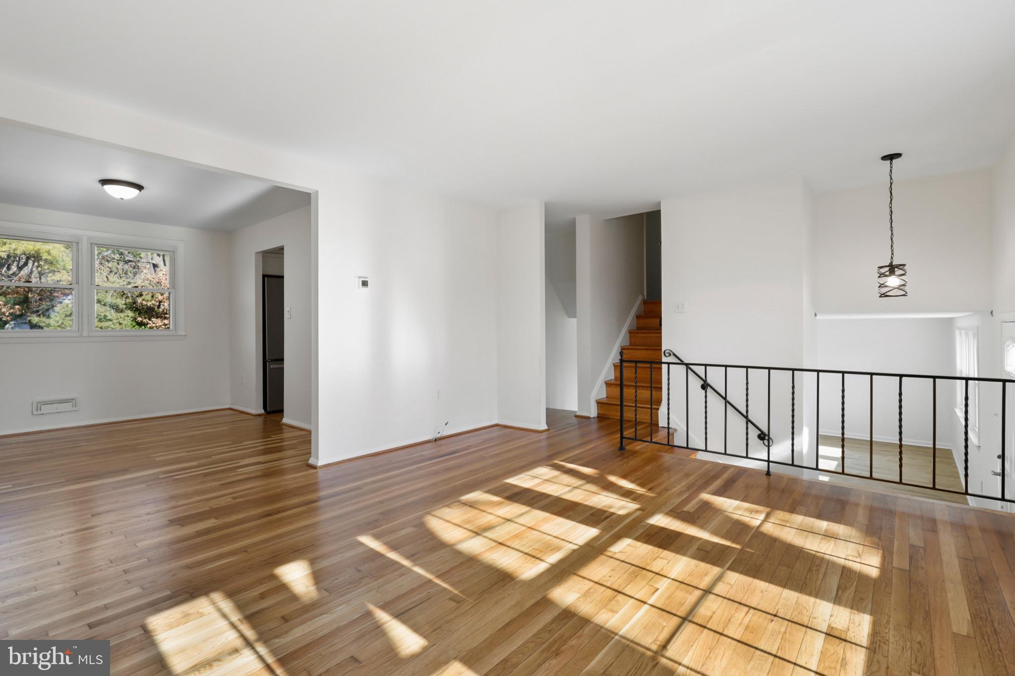 2126 FOUNTAIN HILL DRIVE