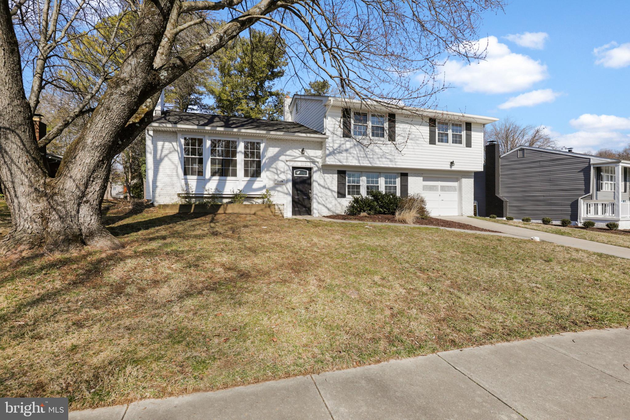 2126 FOUNTAIN HILL DRIVE