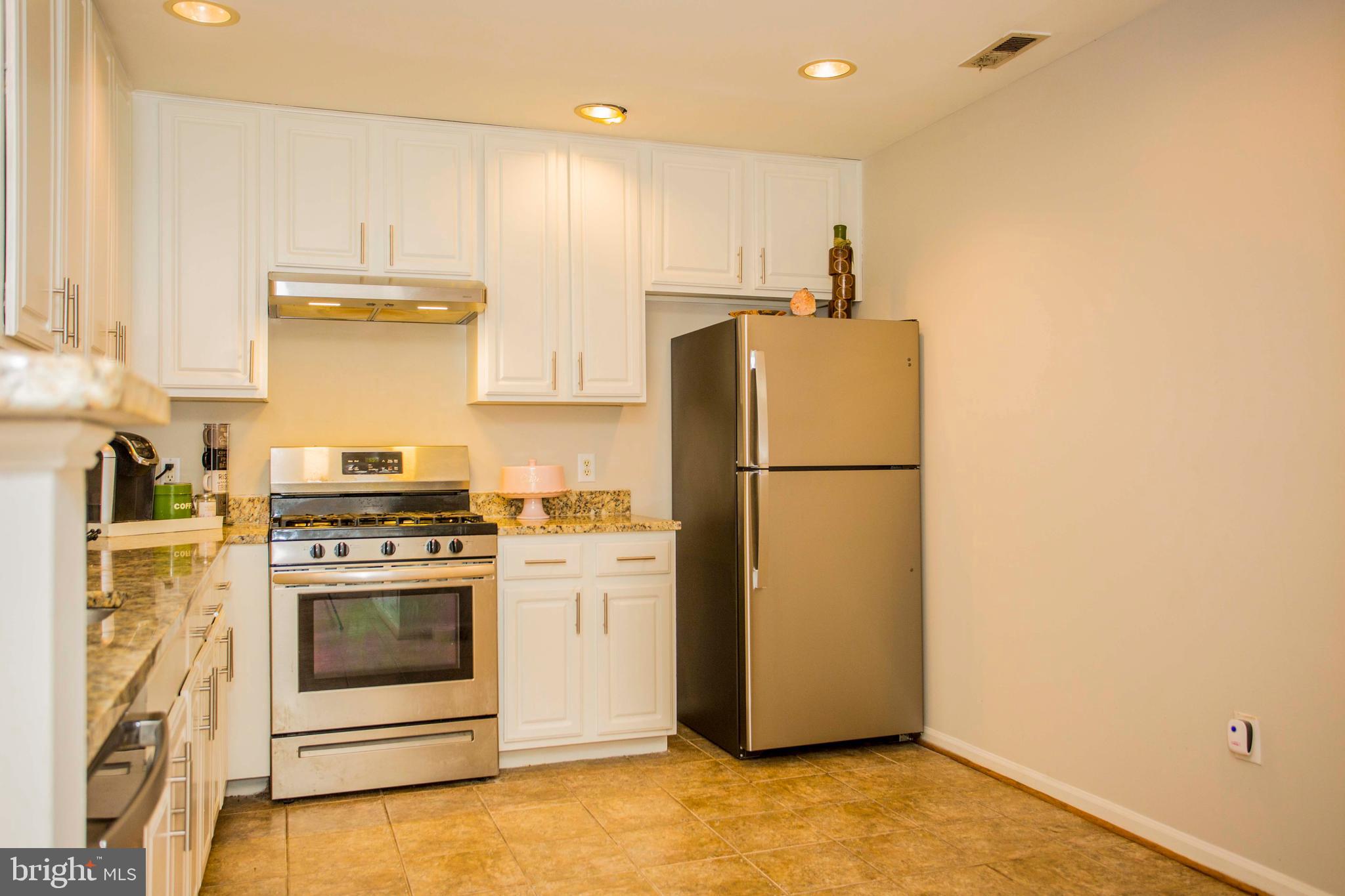 4221 DRESSAGE COURT 4221