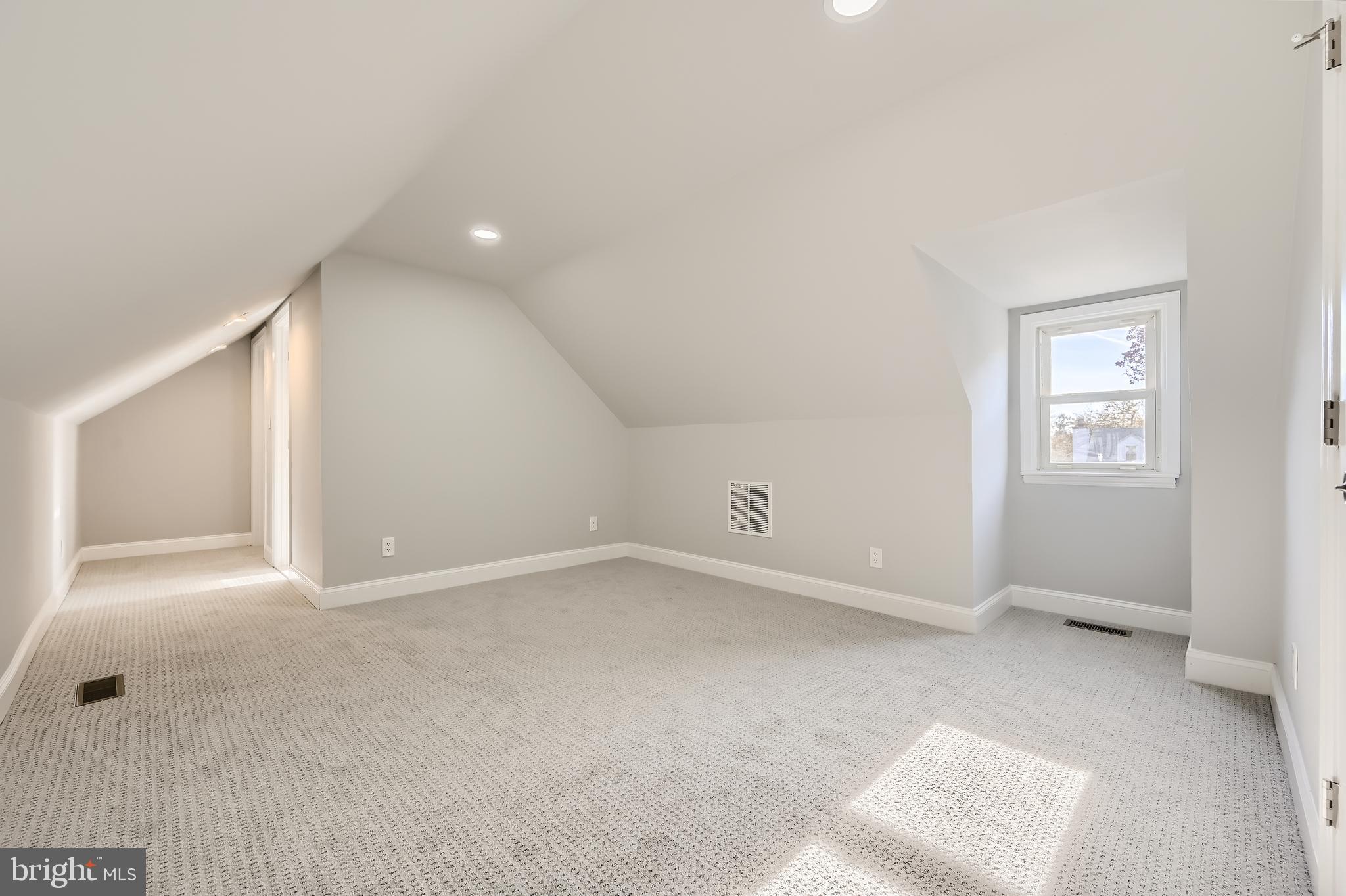2522 WENDOVER ROAD