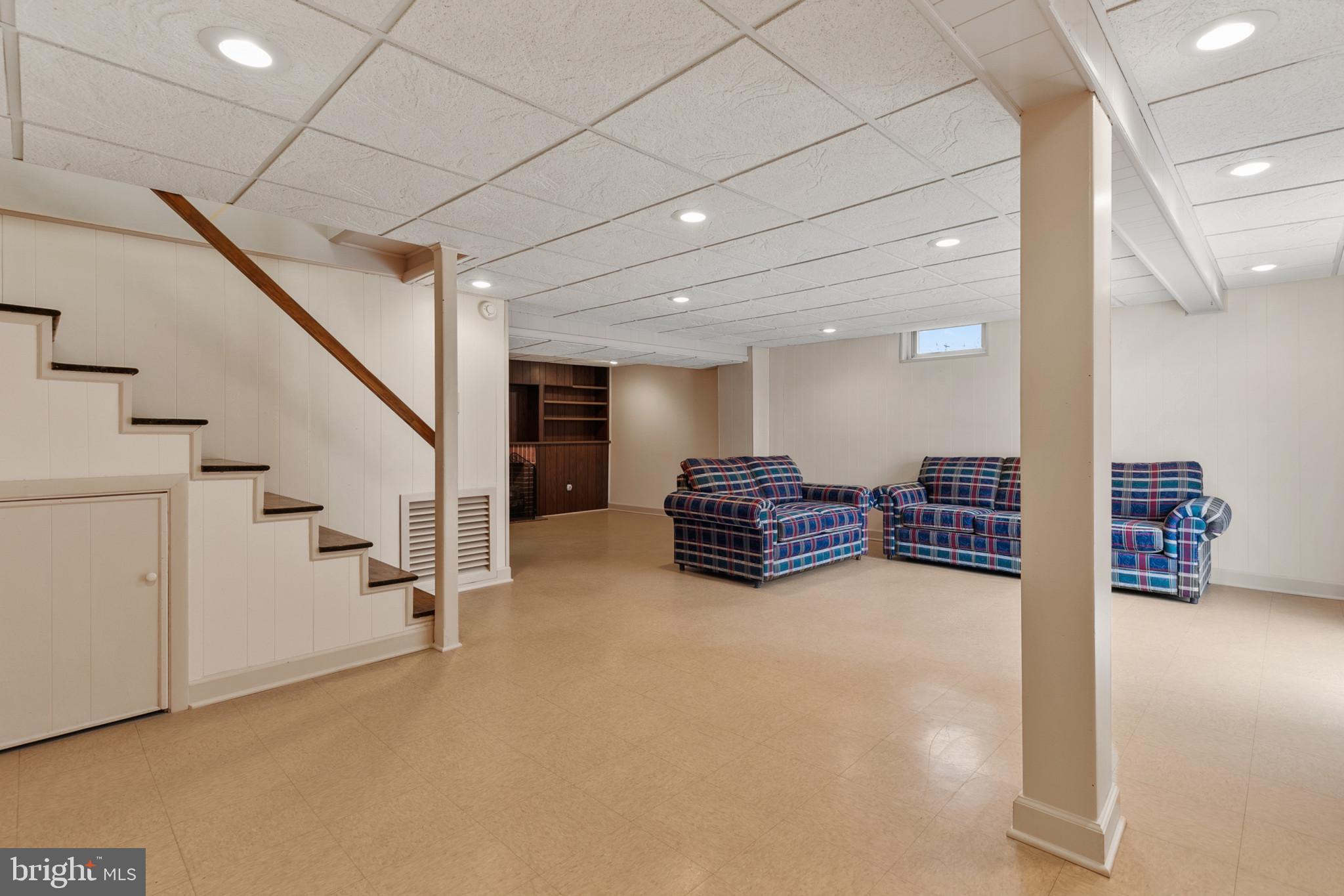 2301 SPRING LAKE DRIVE
