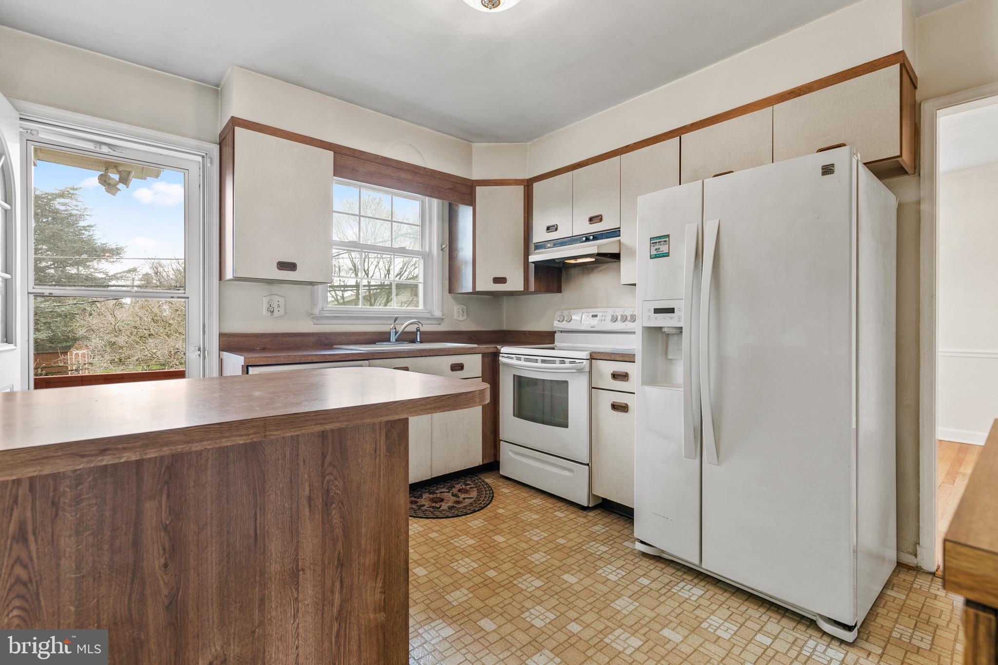 2301 SPRING LAKE DRIVE