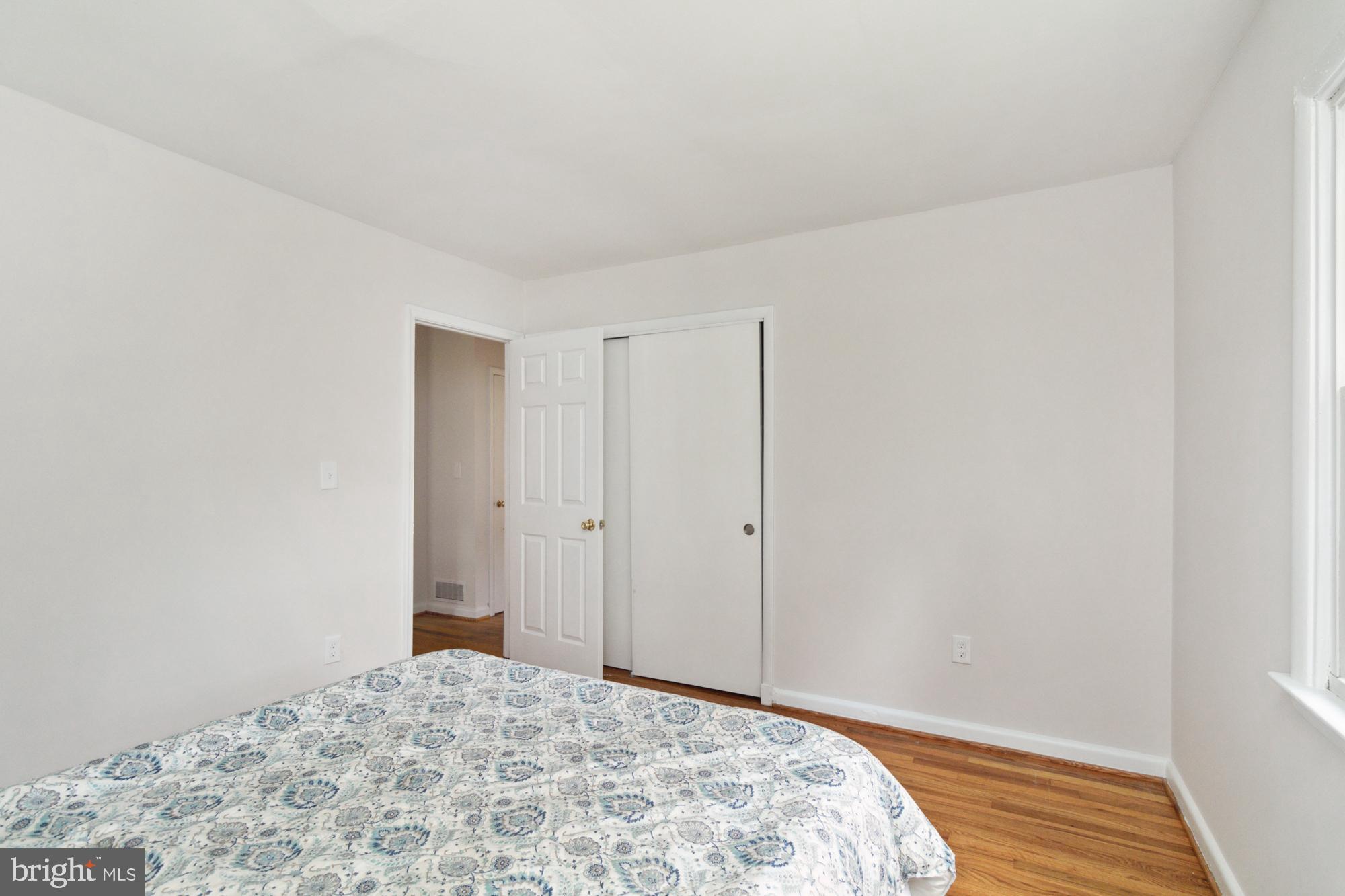 10 MATTHEWS AVENUE
