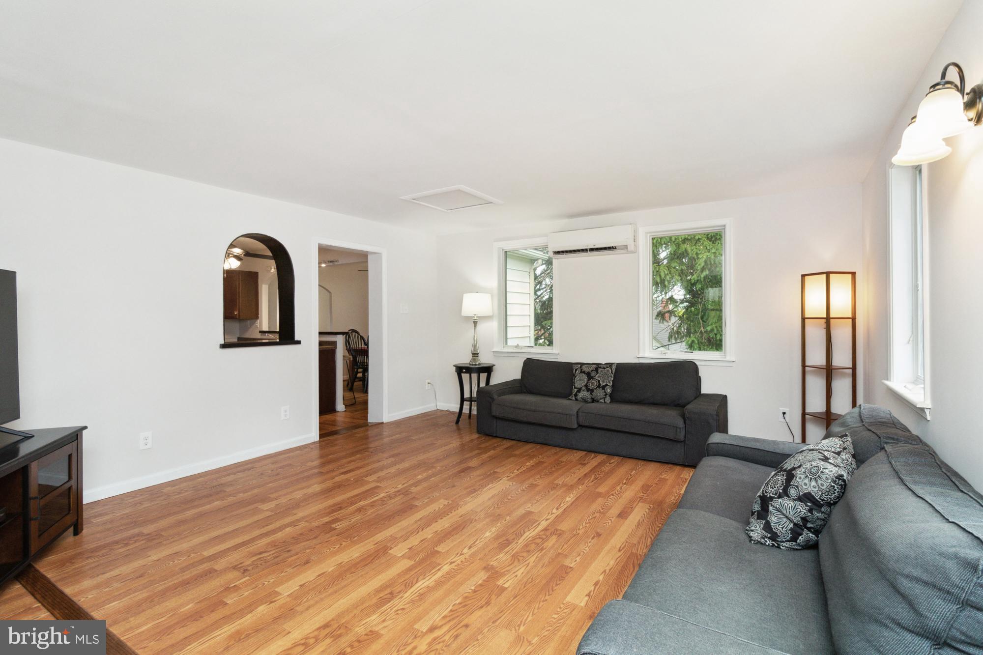 10 MATTHEWS AVENUE