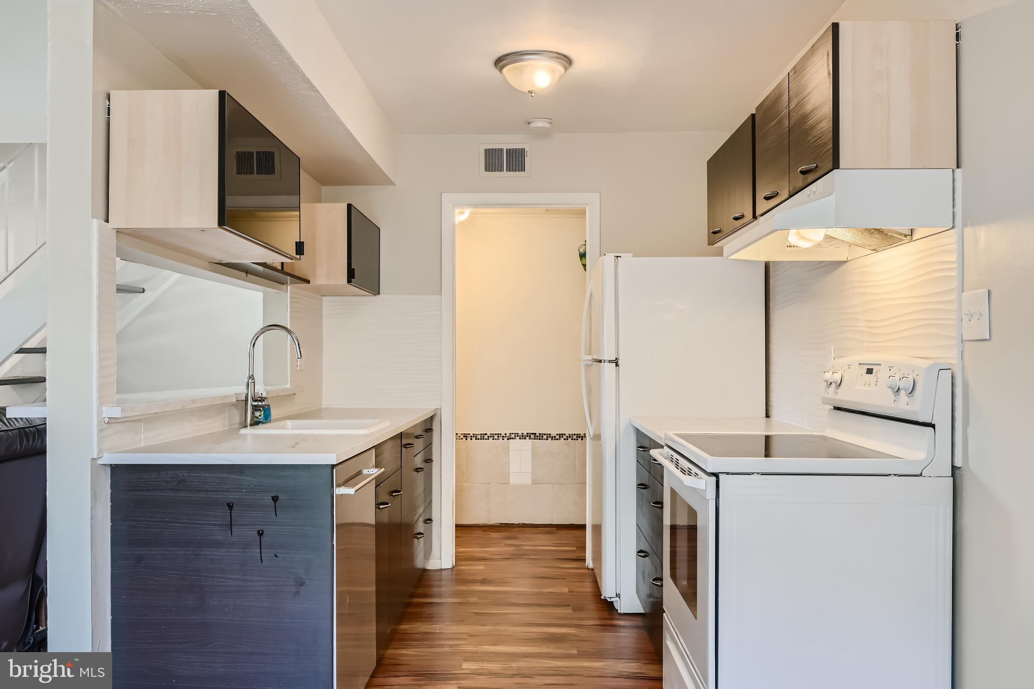 12 DEEPSPRING COURT A