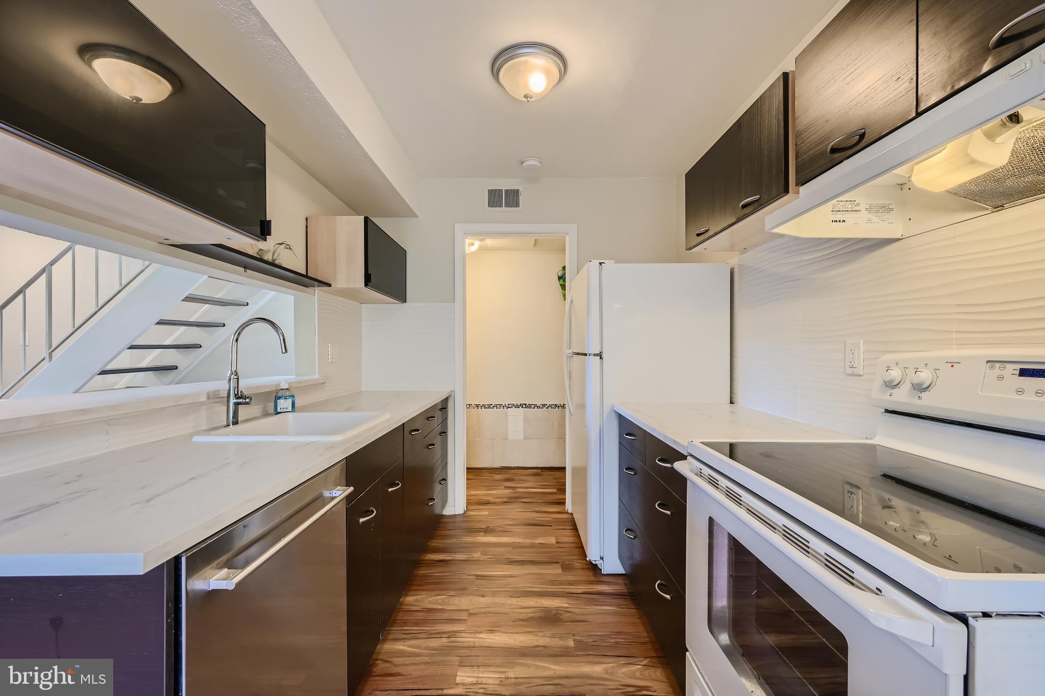 12 DEEPSPRING COURT A