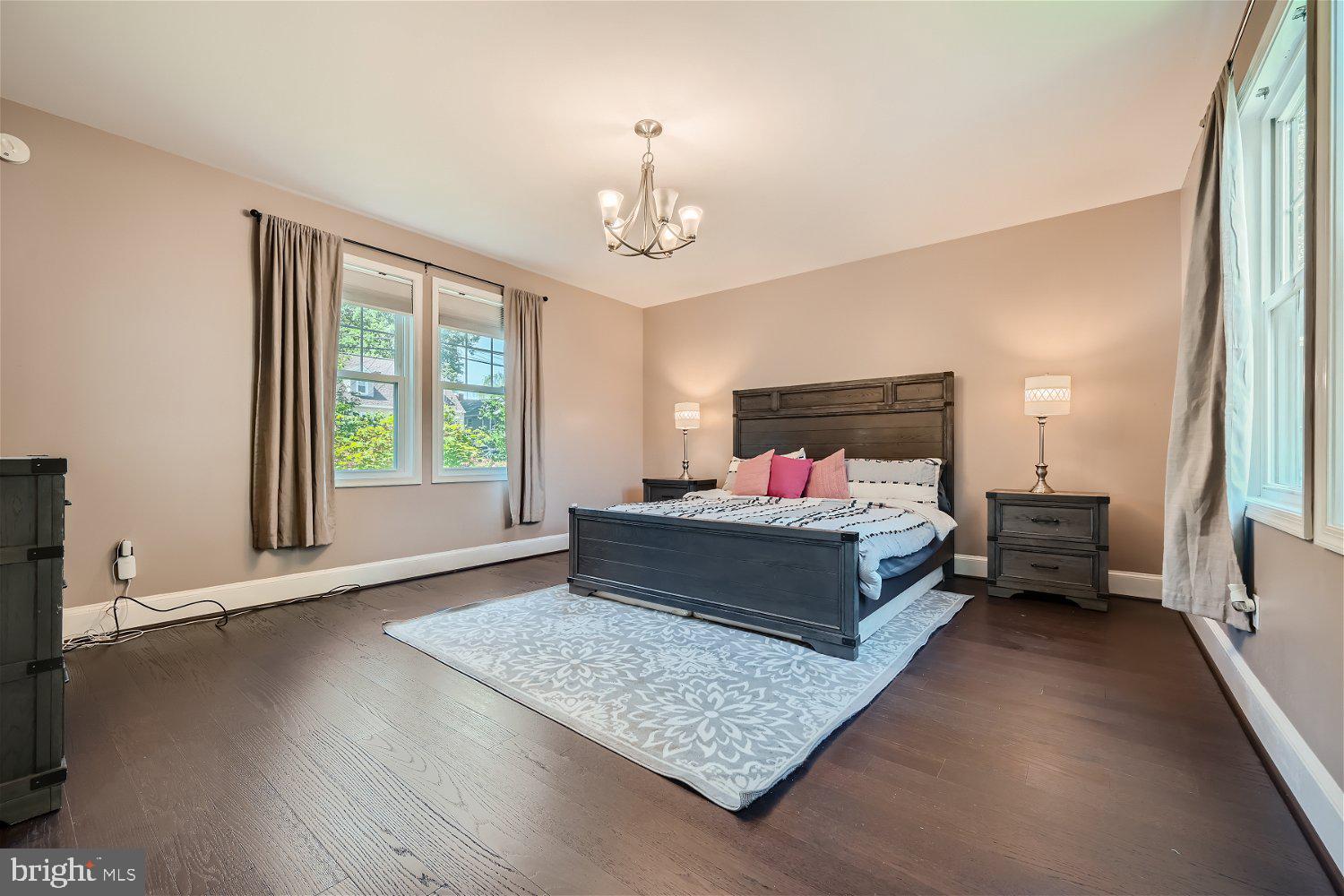 3014 WOODSIDE AVENUE