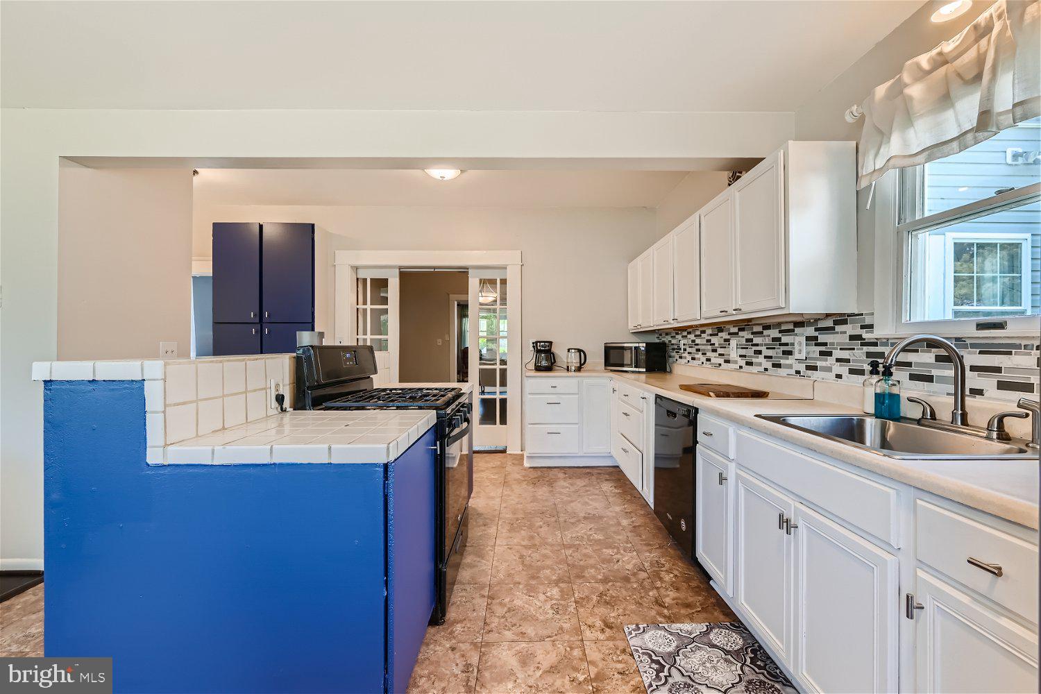 3014 WOODSIDE AVENUE