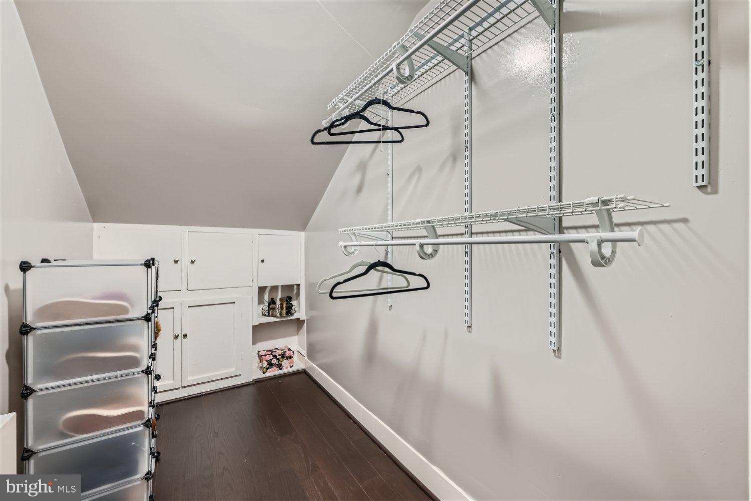 3014 WOODSIDE AVENUE