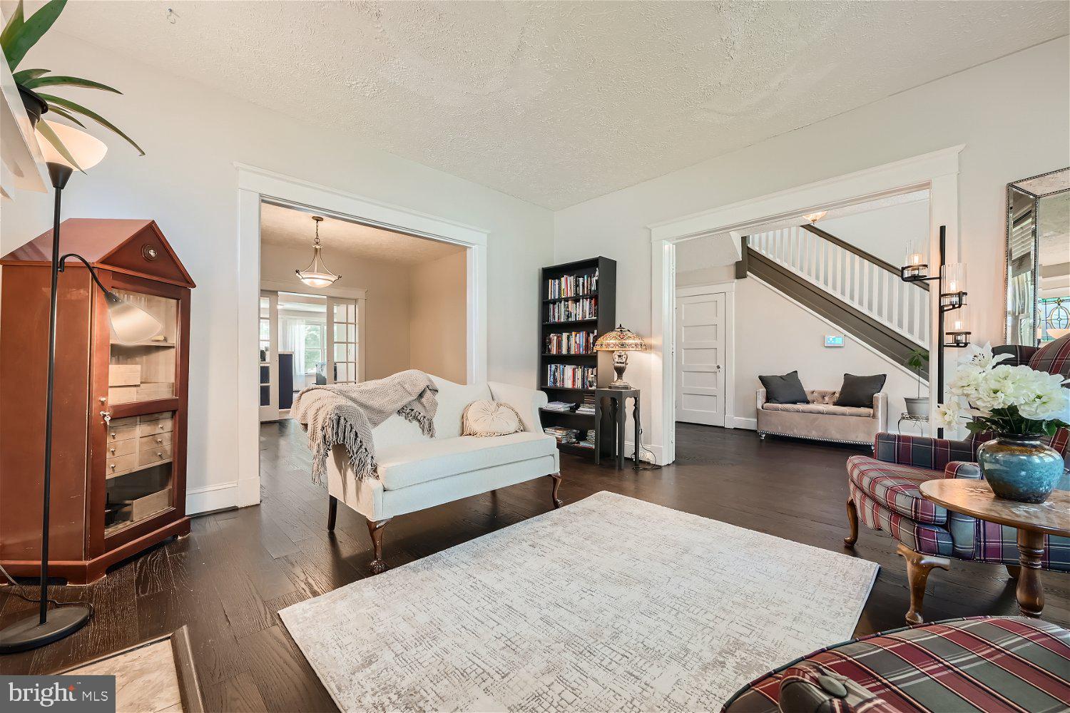 3014 WOODSIDE AVENUE