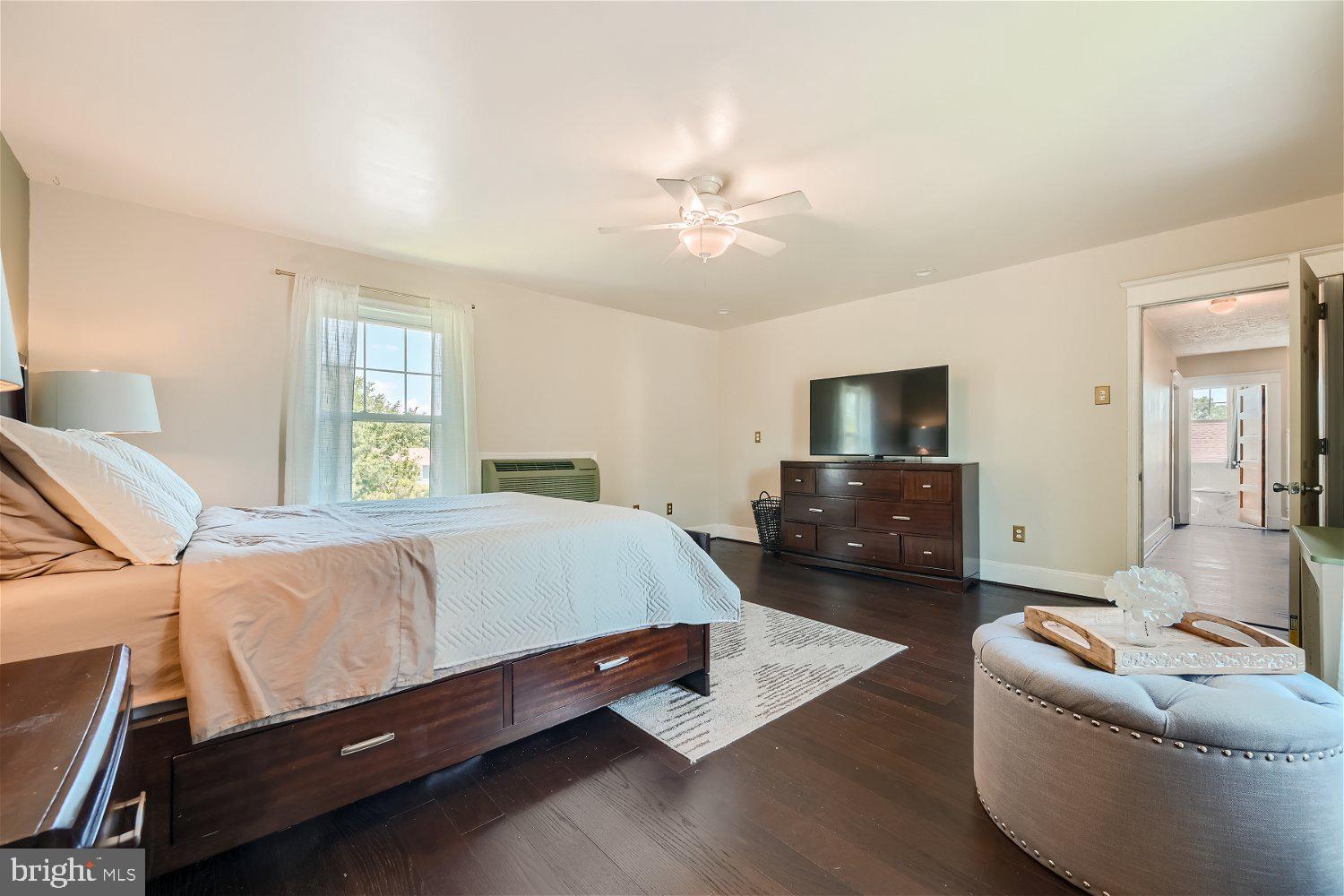 3014 WOODSIDE AVENUE