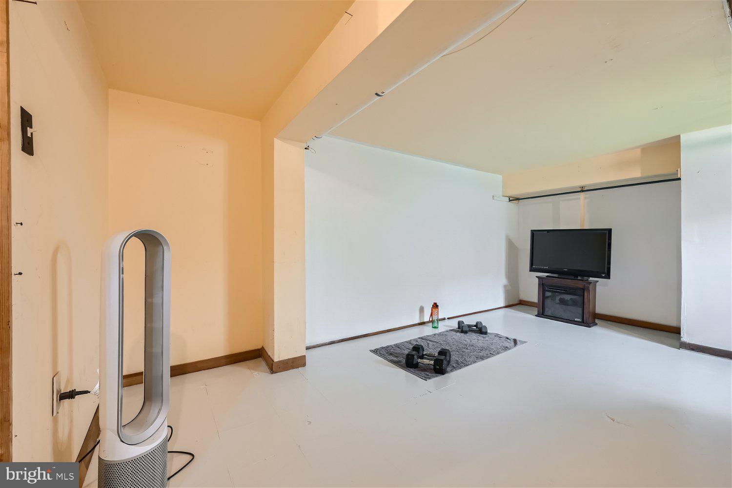 3014 WOODSIDE AVENUE