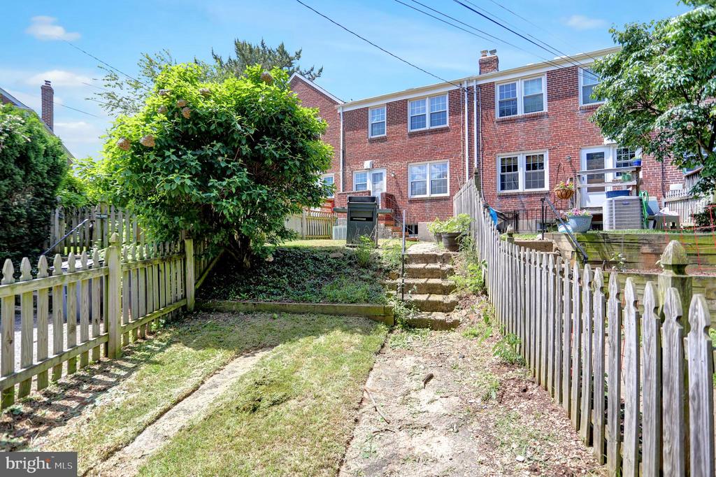 308 OLD TRAIL ROAD
