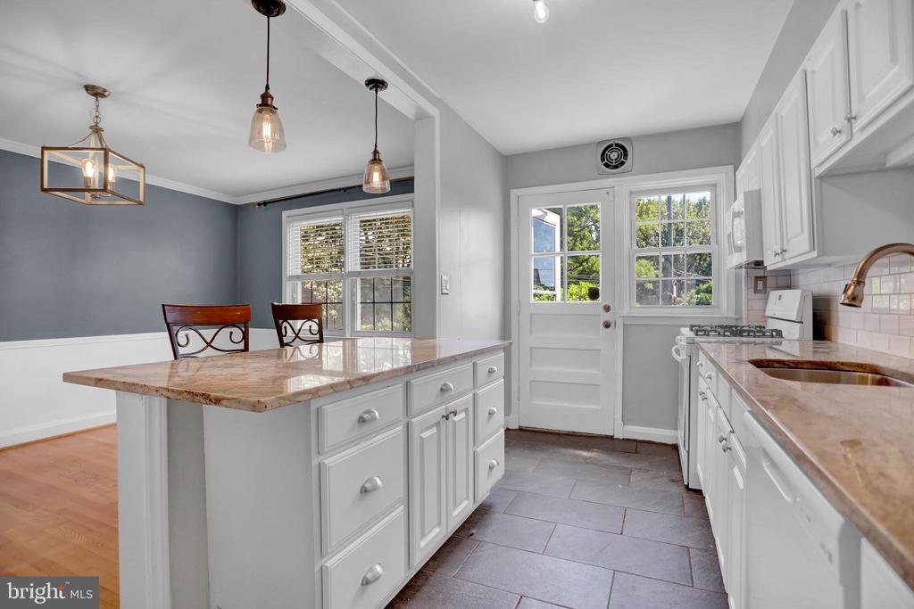 308 OLD TRAIL ROAD
