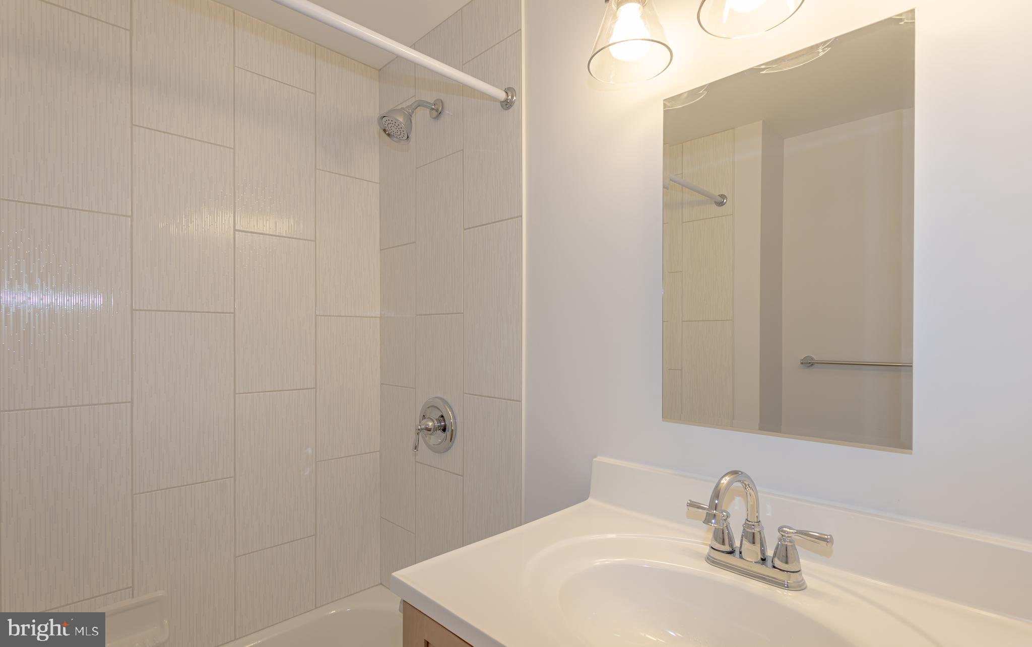 14137 BLENHEIM N