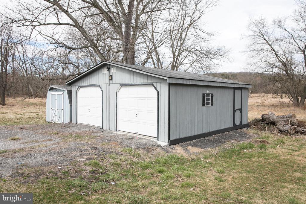 1826 FREELAND ROAD