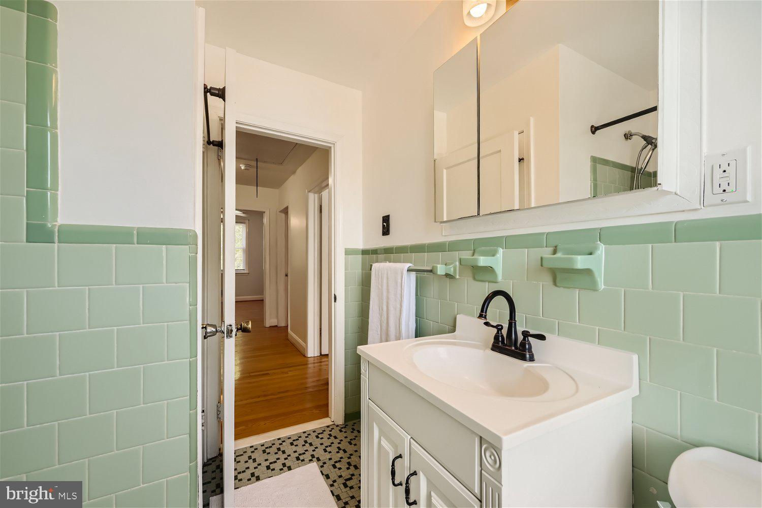 1520 PUTTY HILL AVENUE