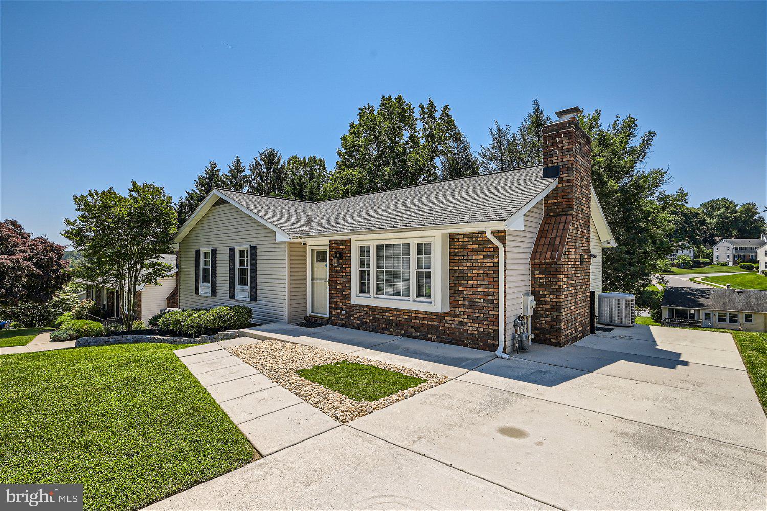 13 FLANDERS RIDGE COURT