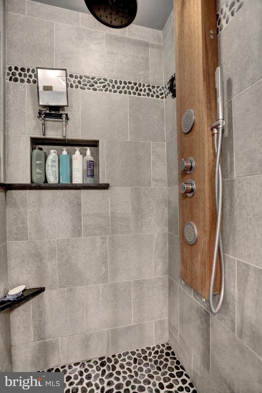5 GLENAMOY ROAD 102