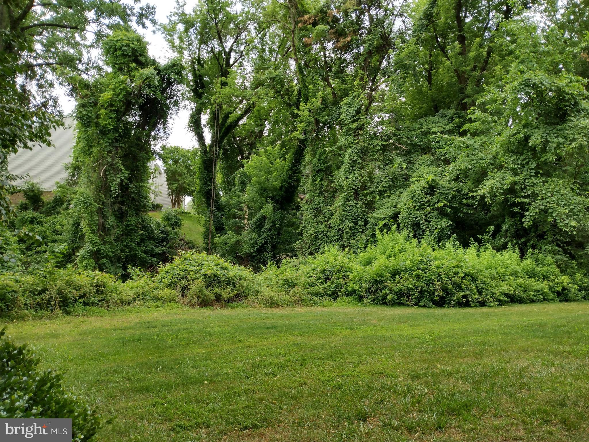 11 SUNTOP COURT T-2
