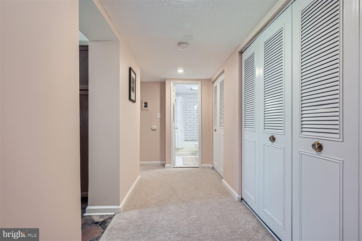 11 SUNTOP COURT T-2
