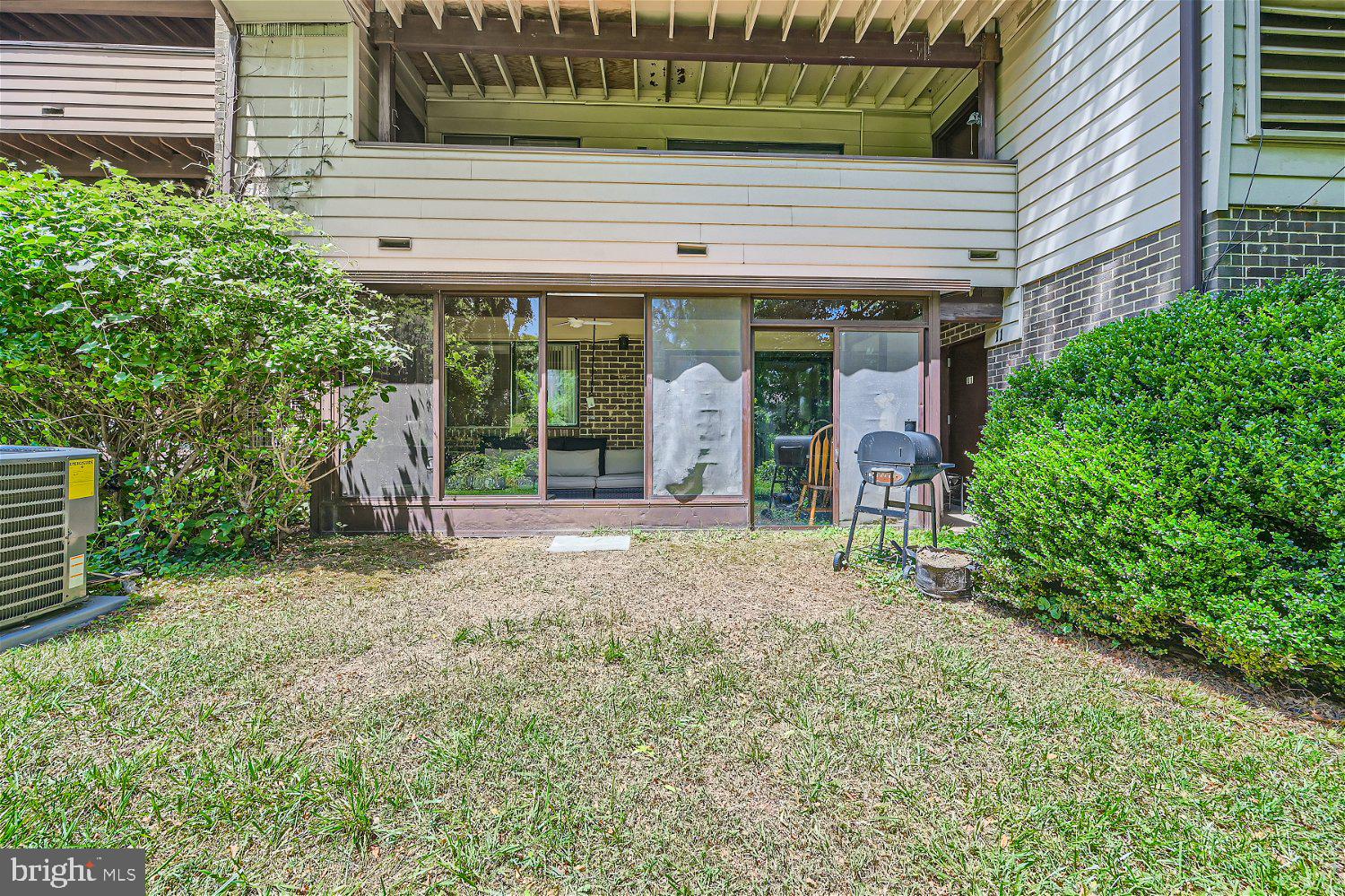 11 SUNTOP COURT T-2