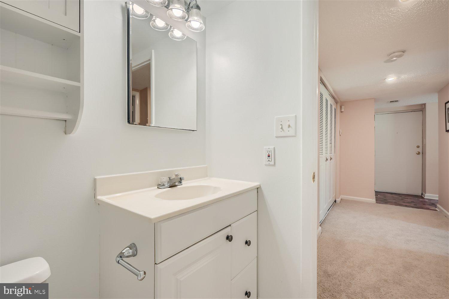 11 SUNTOP COURT T-2