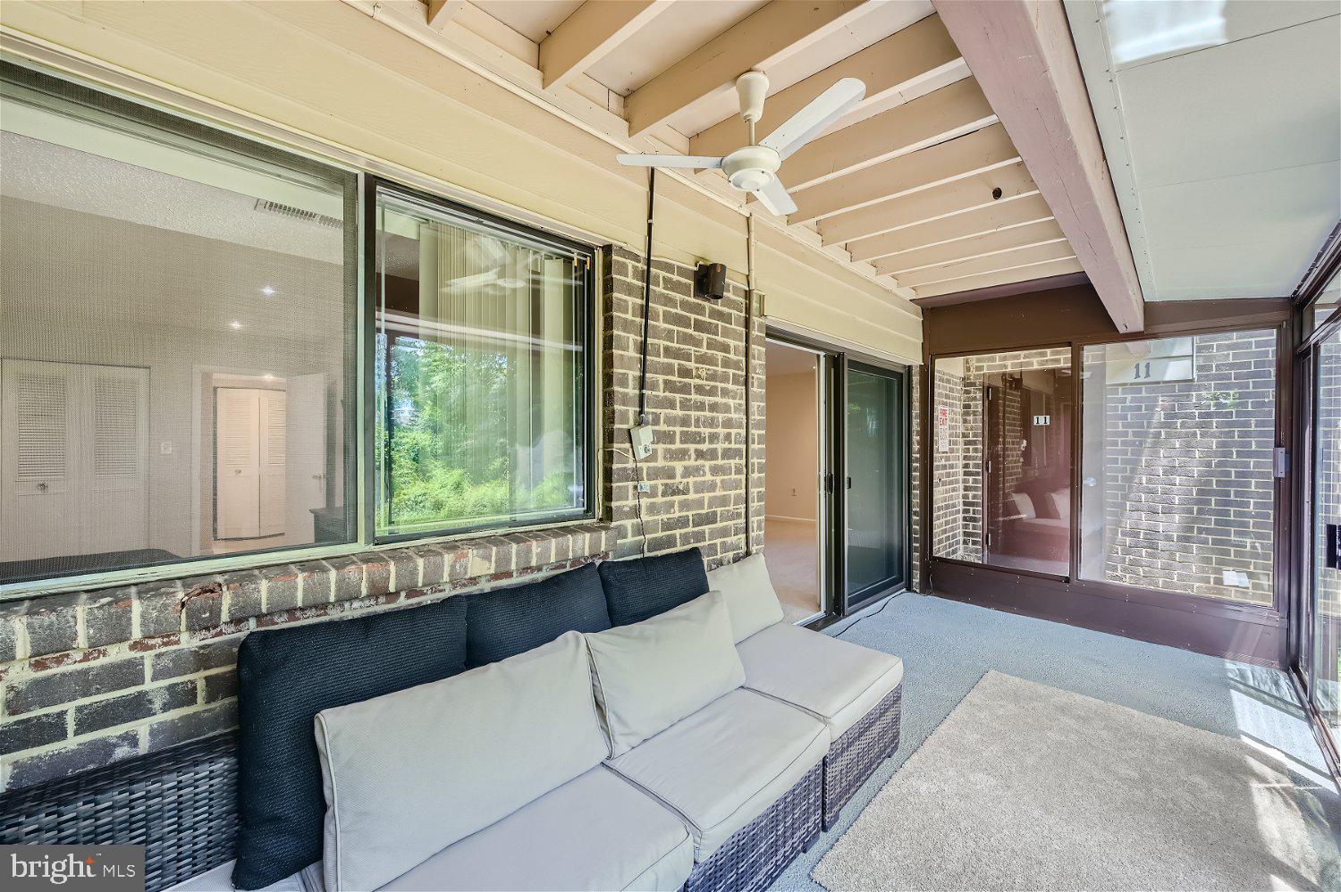 11 SUNTOP COURT T-2