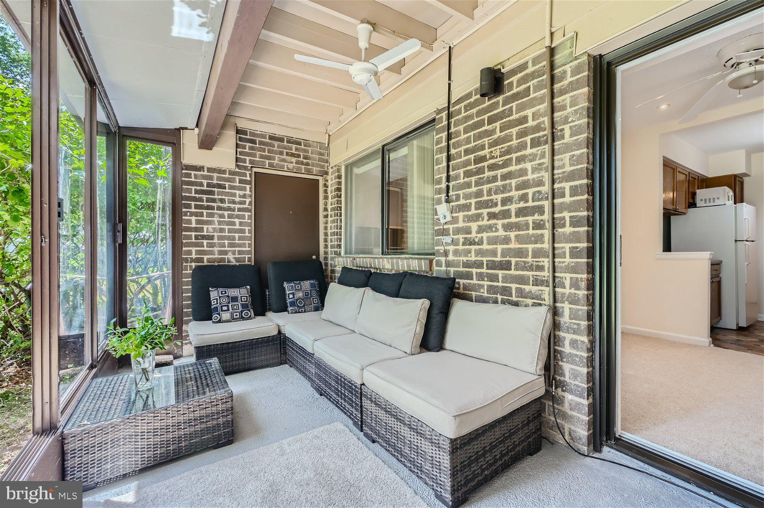 11 SUNTOP COURT T-2