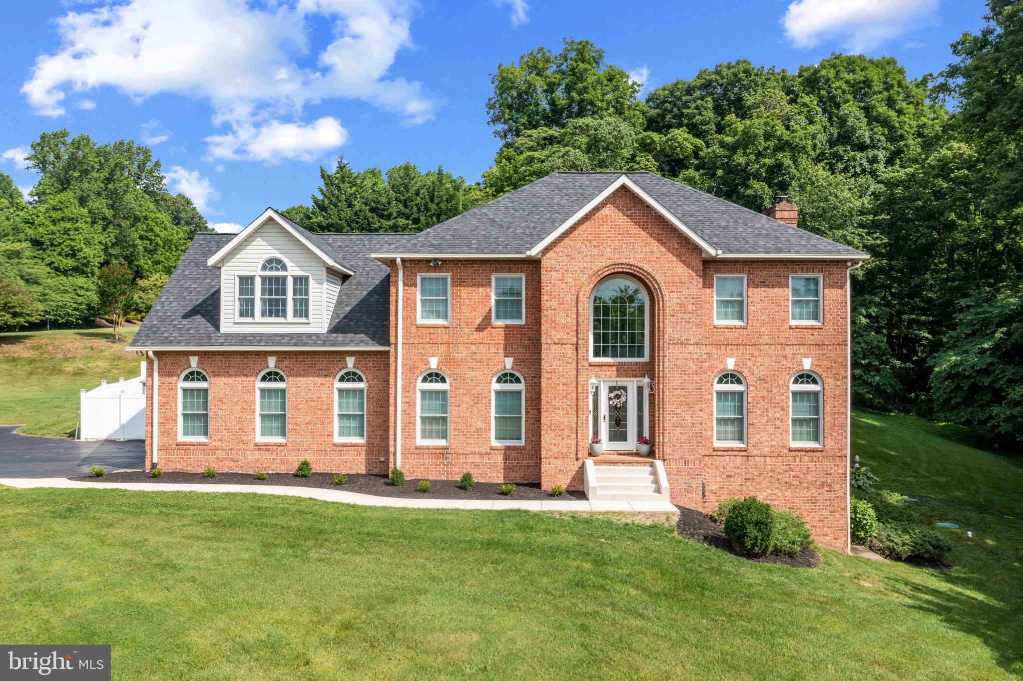 2 DARNEY COURT