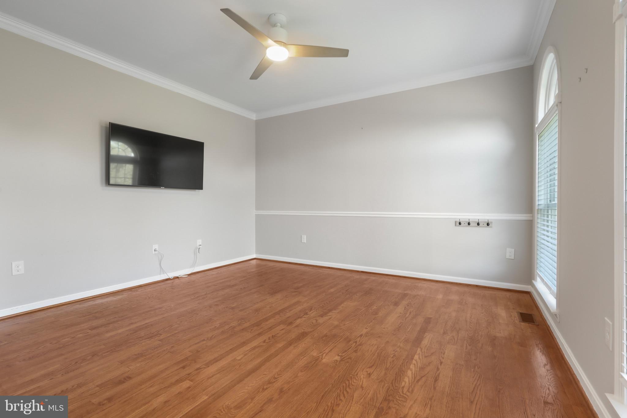 2 DARNEY COURT