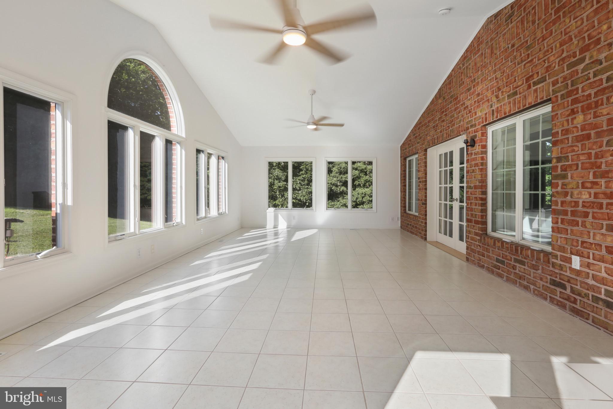 2 DARNEY COURT