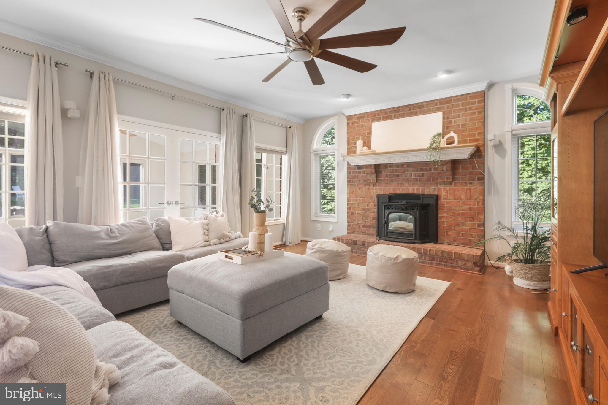 2 DARNEY COURT