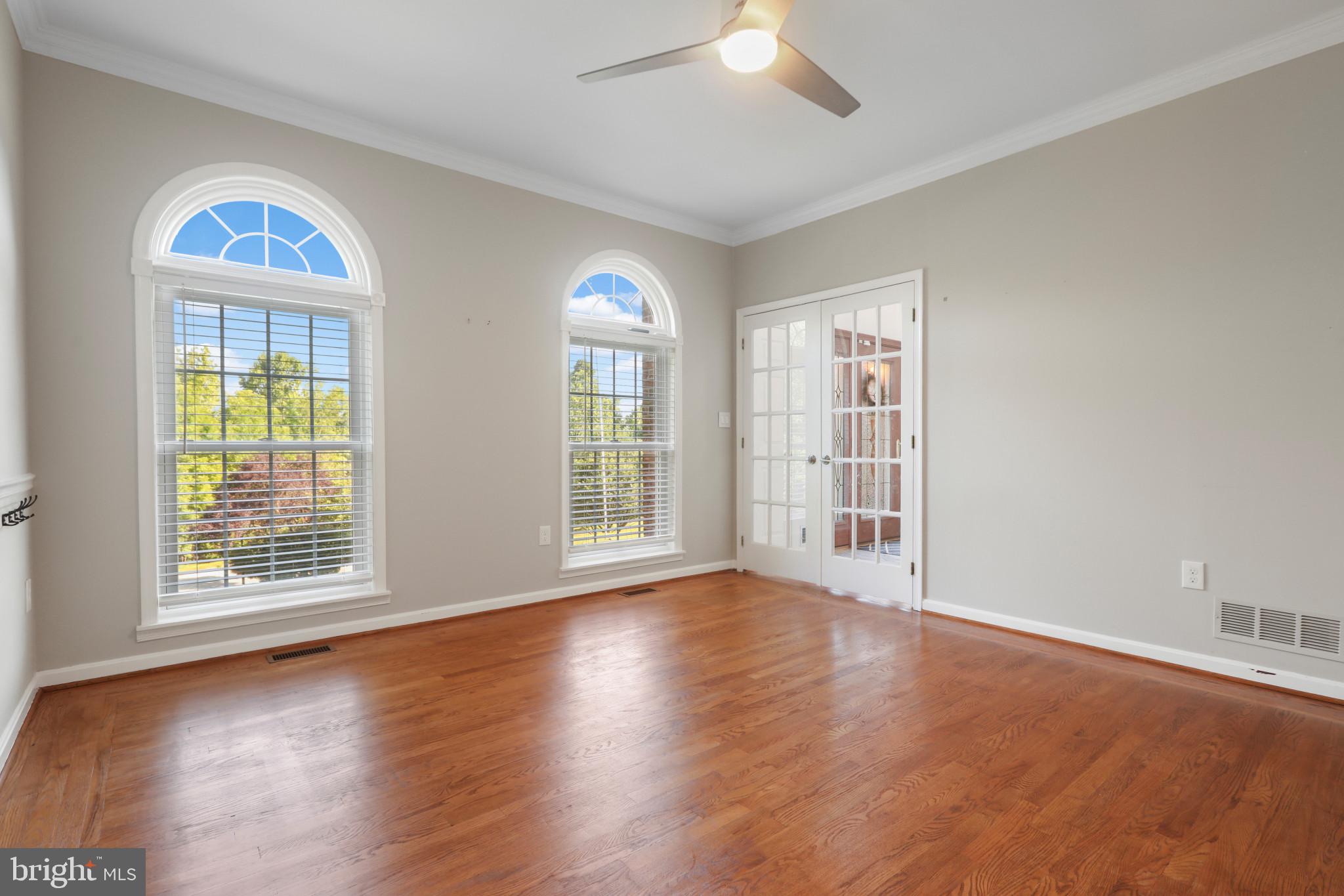 2 DARNEY COURT